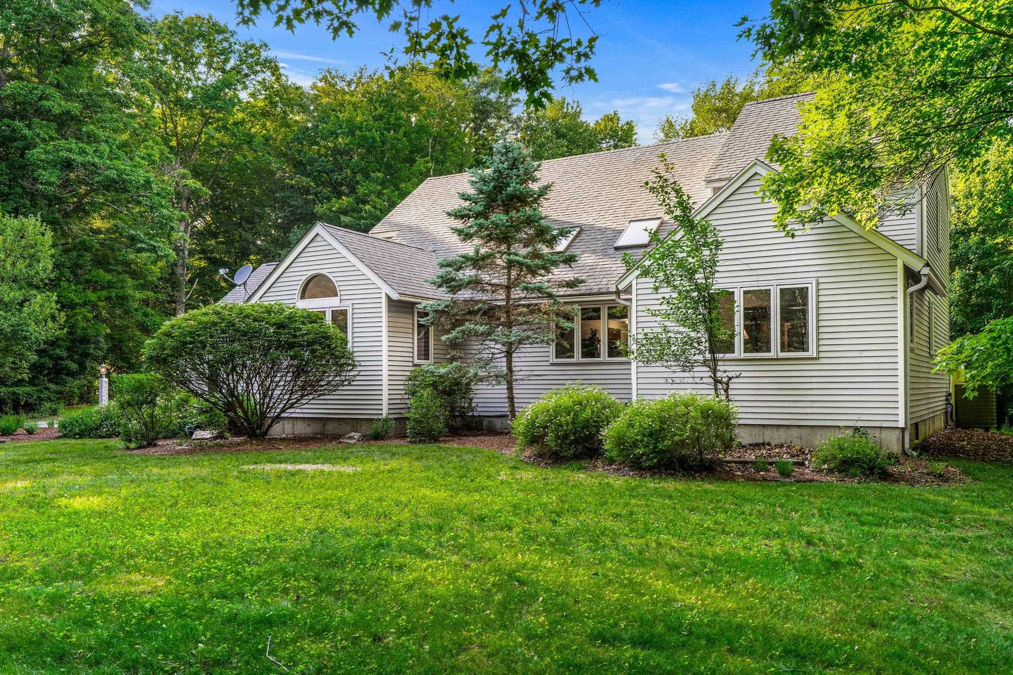 301 N Amherst Rd, Bedford, NH 03110