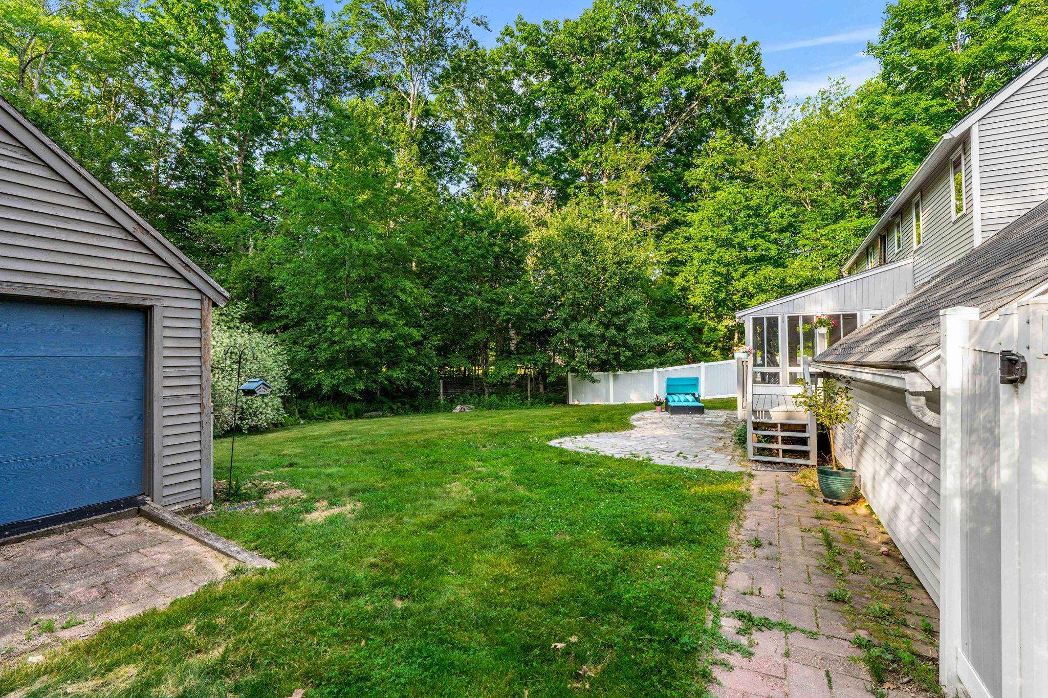301 N Amherst Rd, Bedford, NH 03110