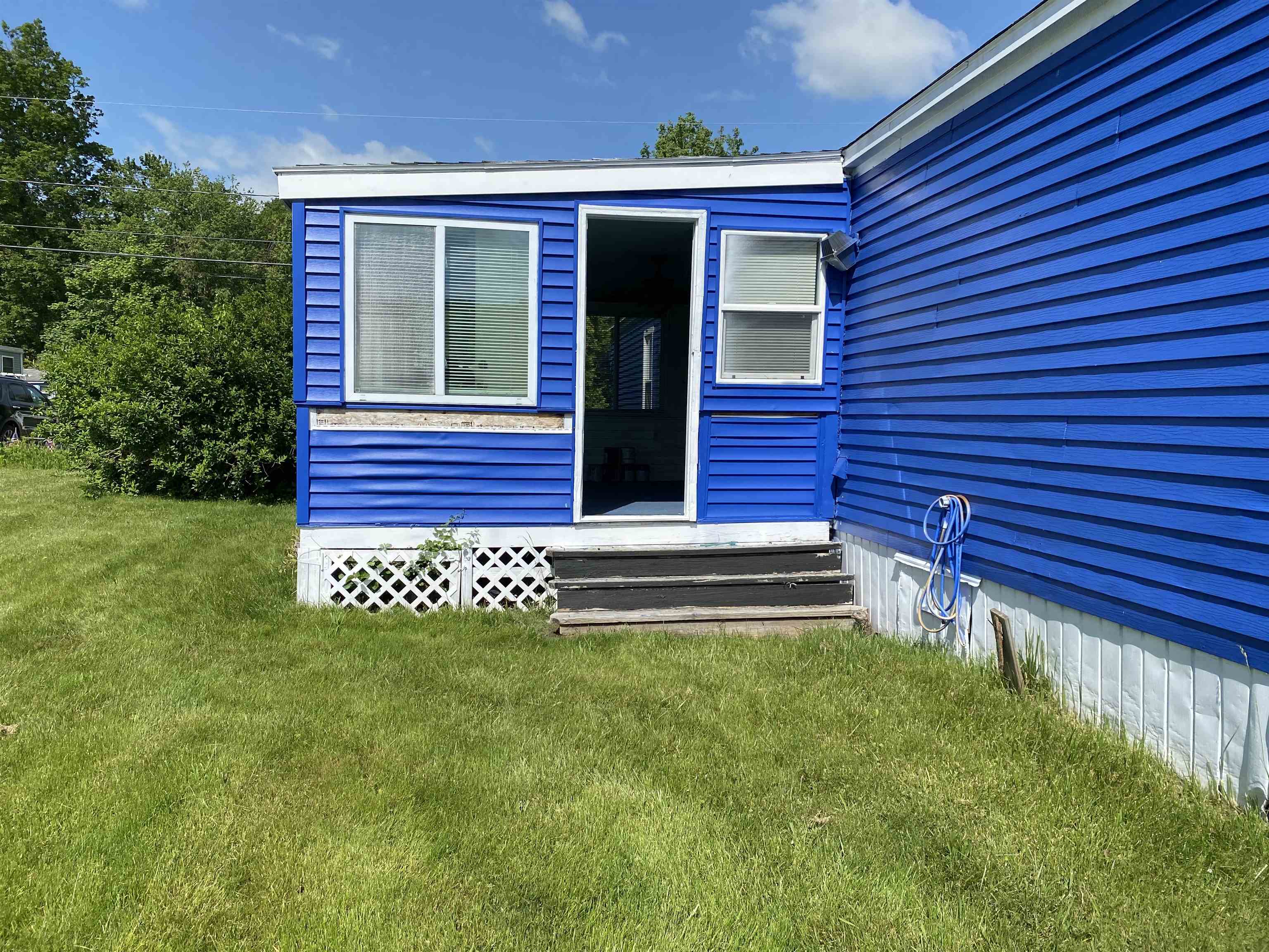 96 Whippoorwill St, Seabrook, NH 03874