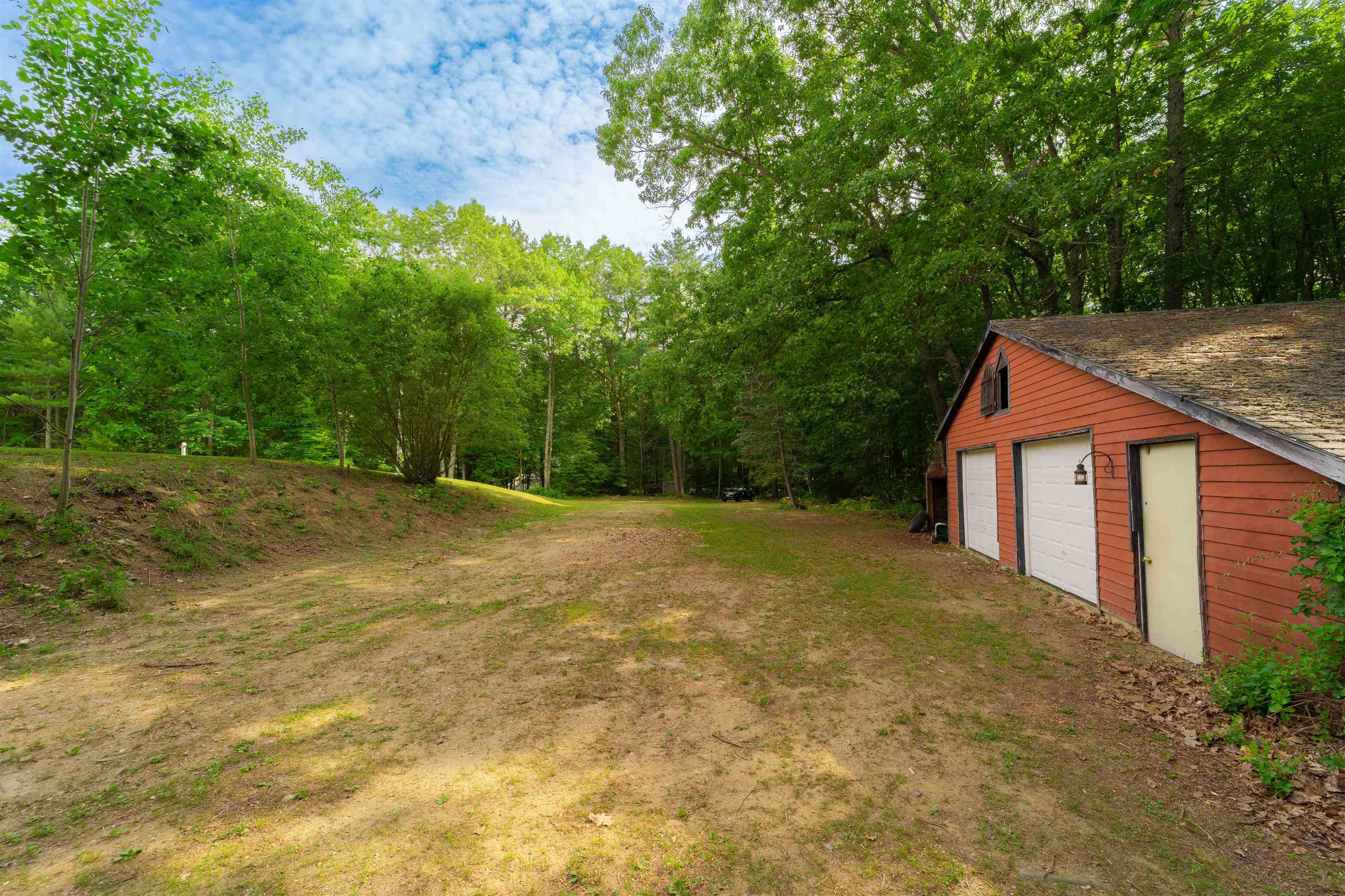 6 Phoenix Dr, Kingston, NH 03848