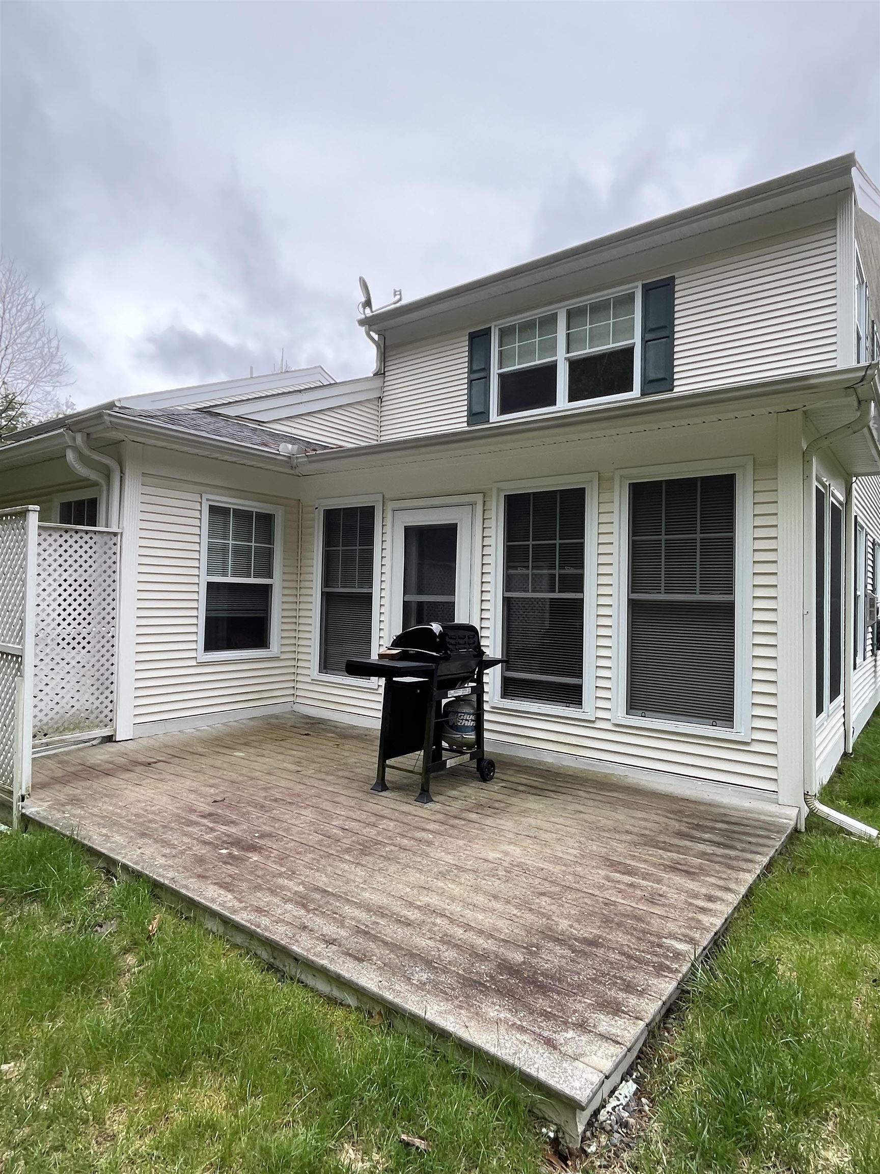 25 Linden Dr, Lebanon, NH 03784