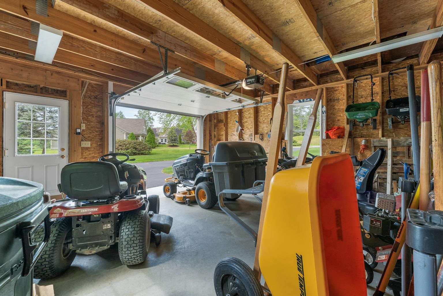 Detached garage