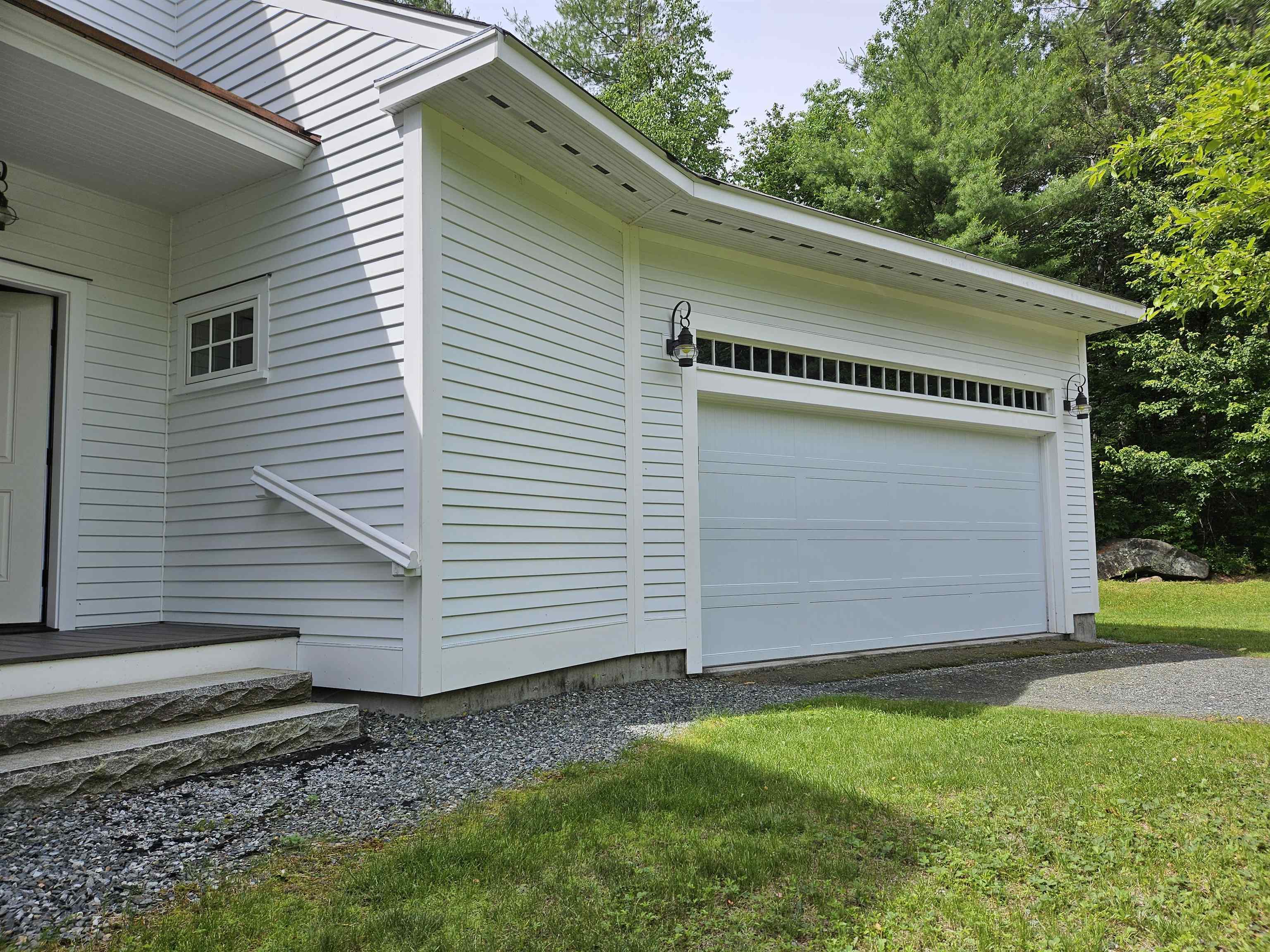 1502 King Hill Rd, New London, NH 03257