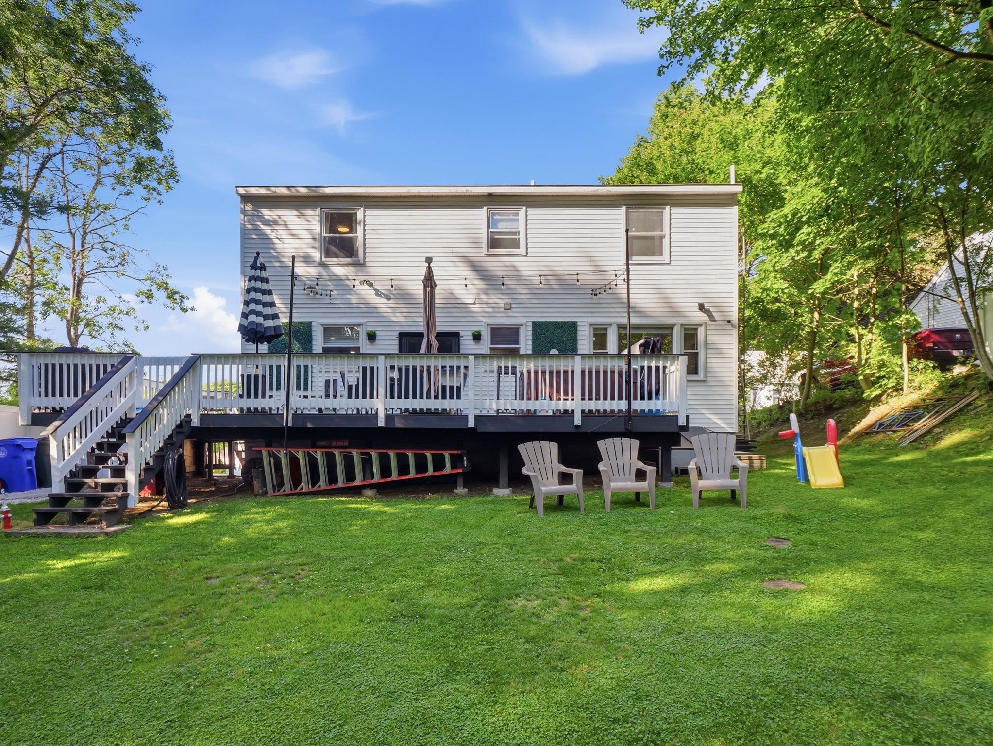 79 Holmes Dr, Manchester, NH 03104