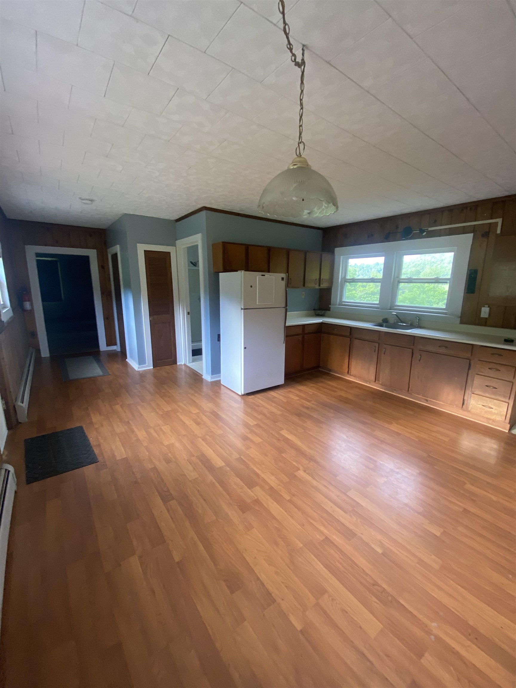 kitchen/dining