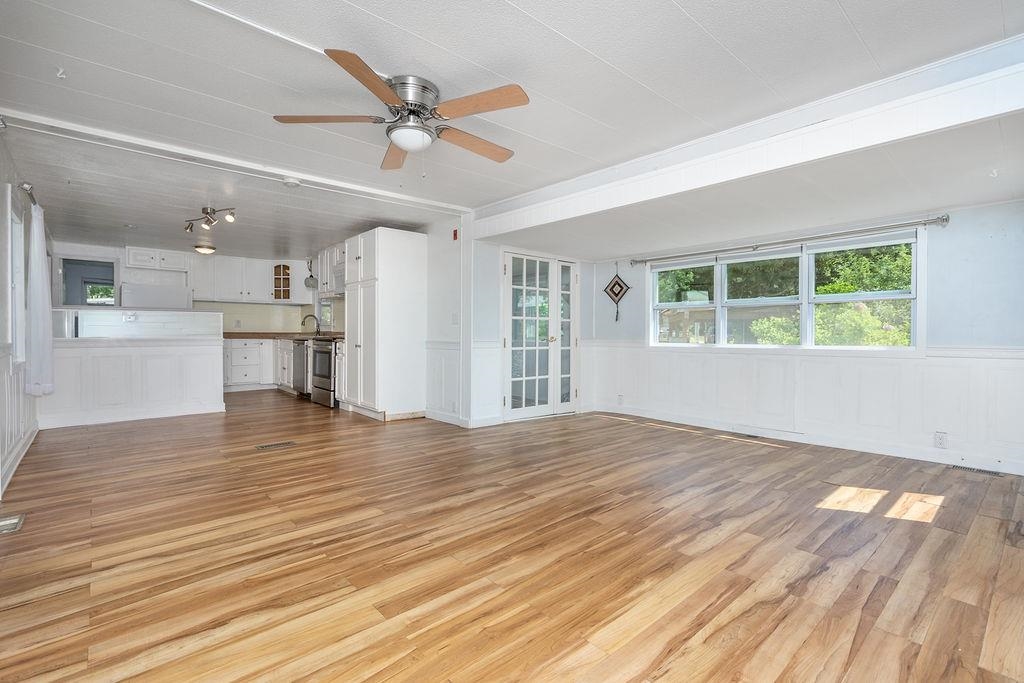 10 Knights Ln, Epsom, NH 03234