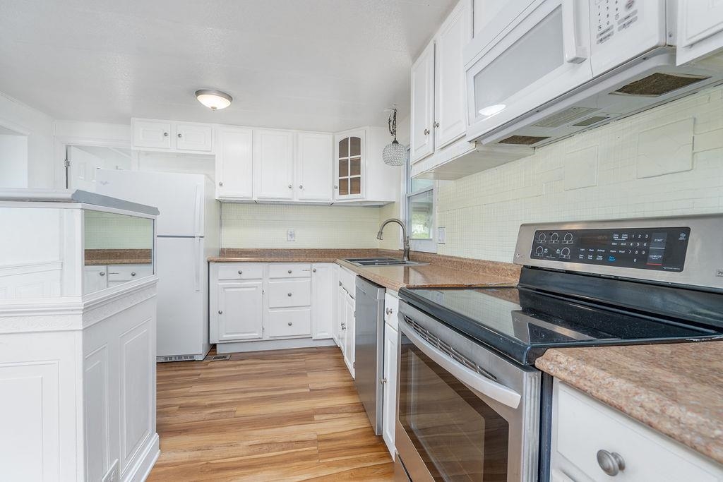 10 Knights Ln, Epsom, NH 03234