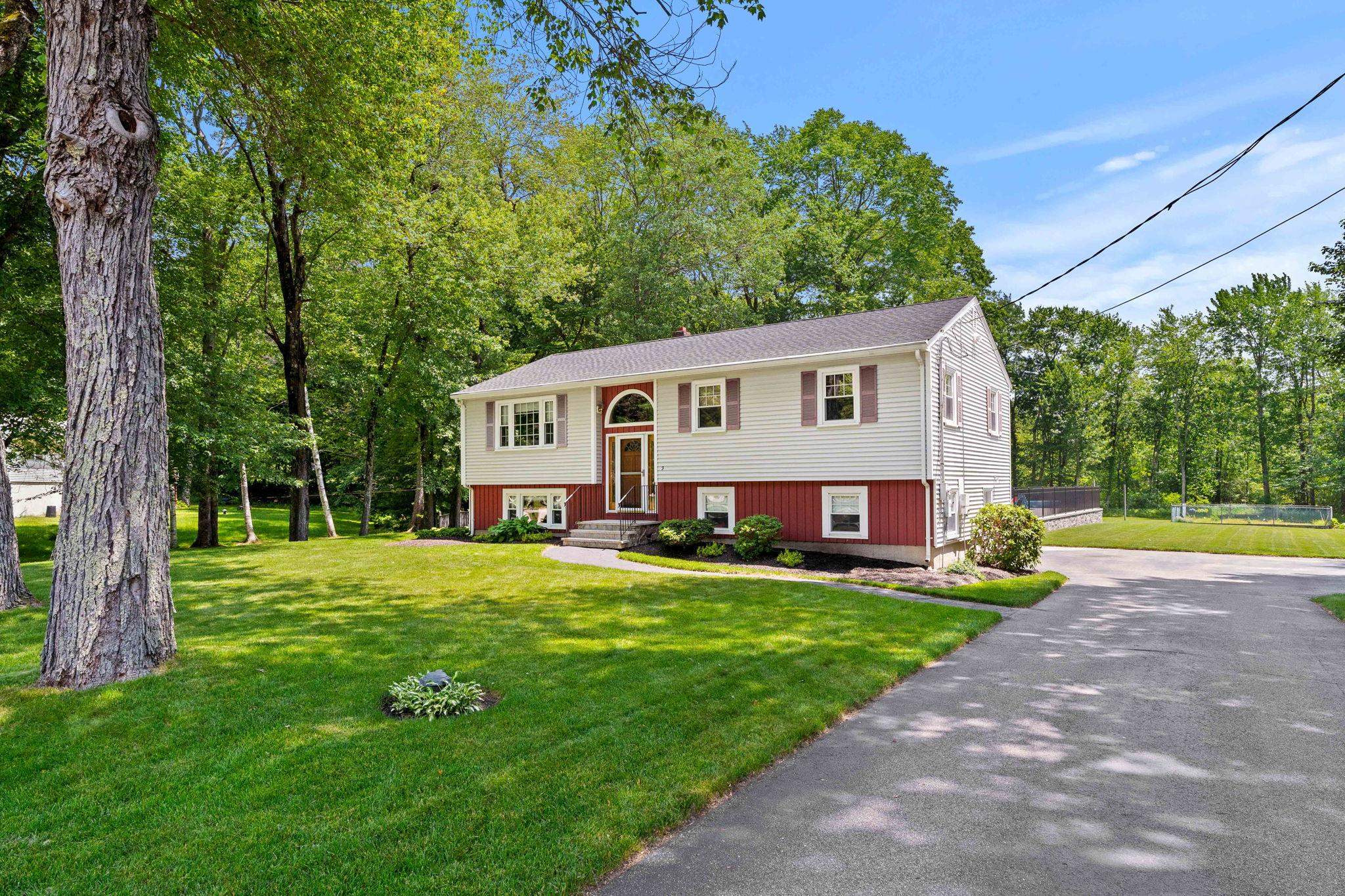 9 Quaker St, Newton, NH 03858