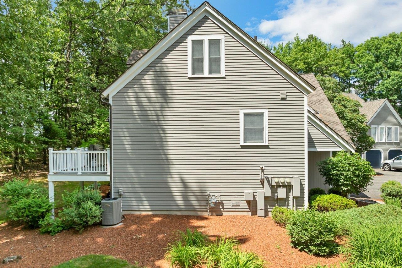 80 Cherry Hollow Rd, Nashua, NH 03062