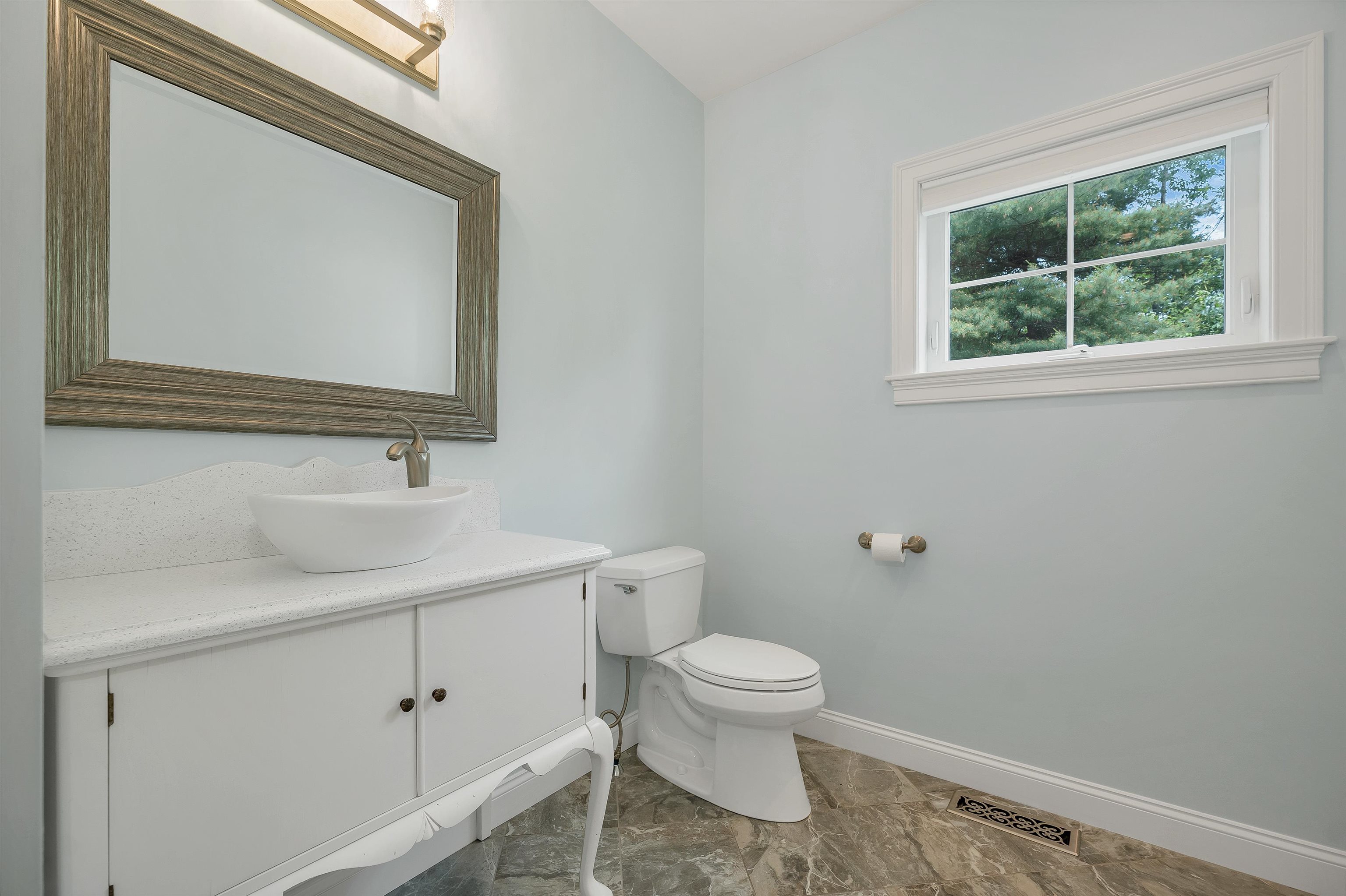 298a Dover Point Rd, Dover, NH 03820