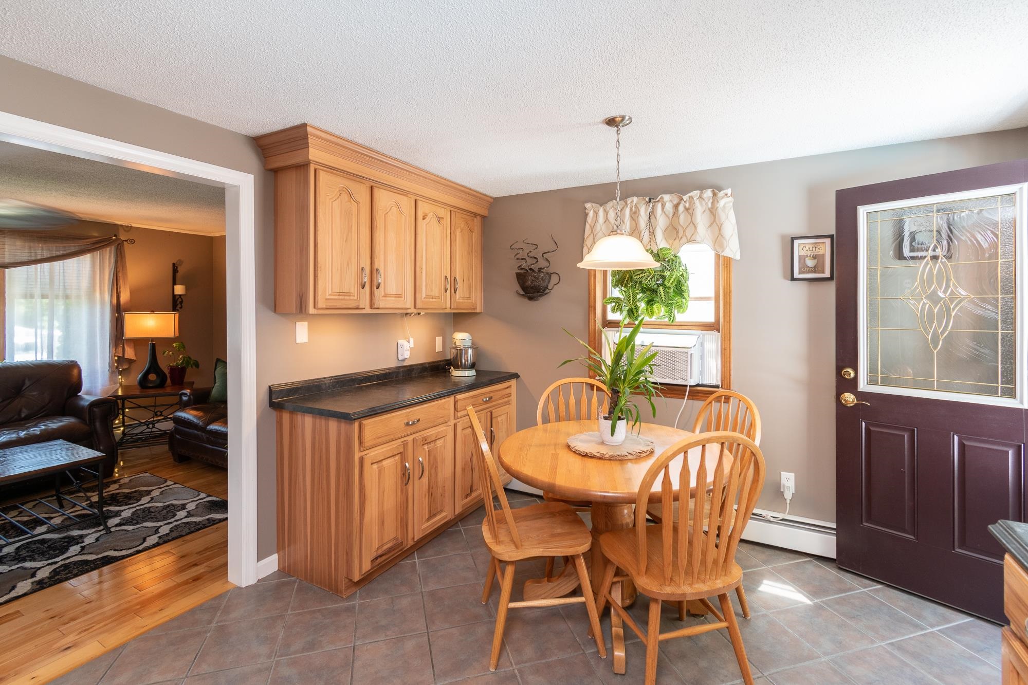 96 Ellingwood St, Manchester, NH 03103