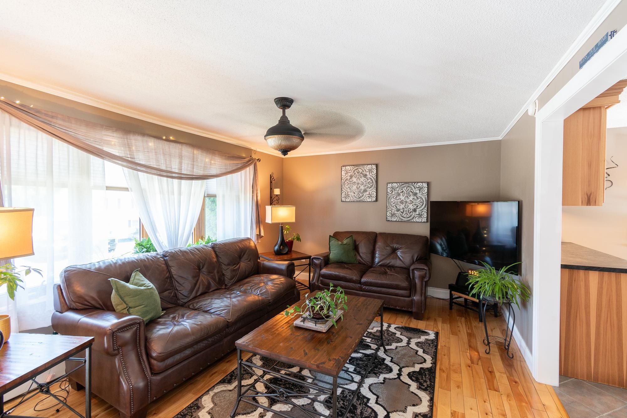 96 Ellingwood St, Manchester, NH 03103