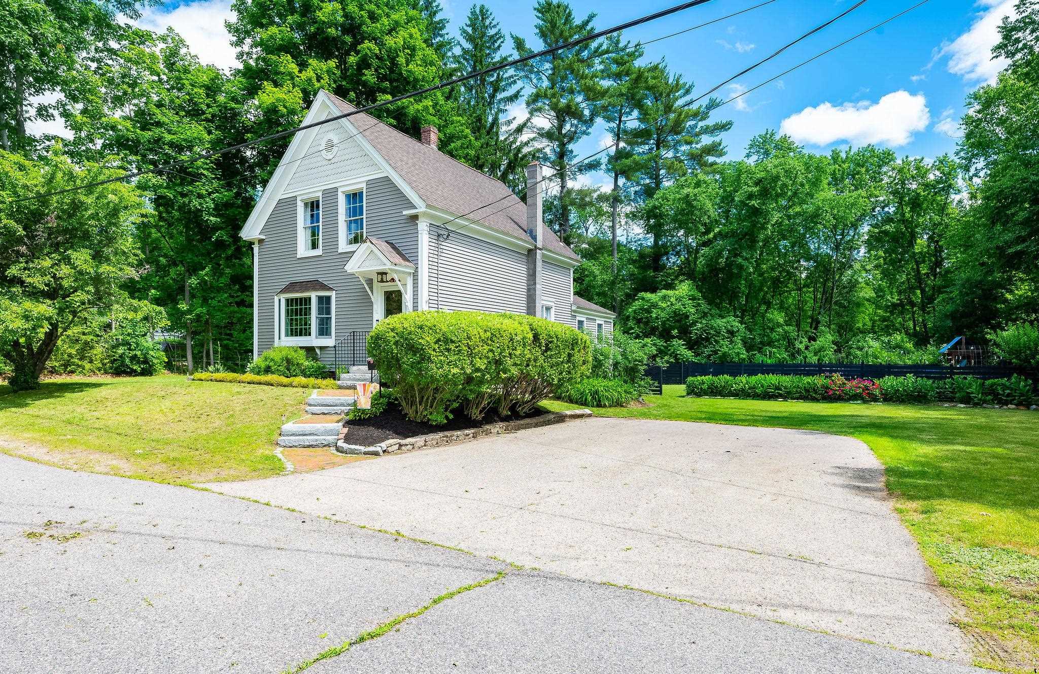 8 Prospect St, Rochester, NH 03867