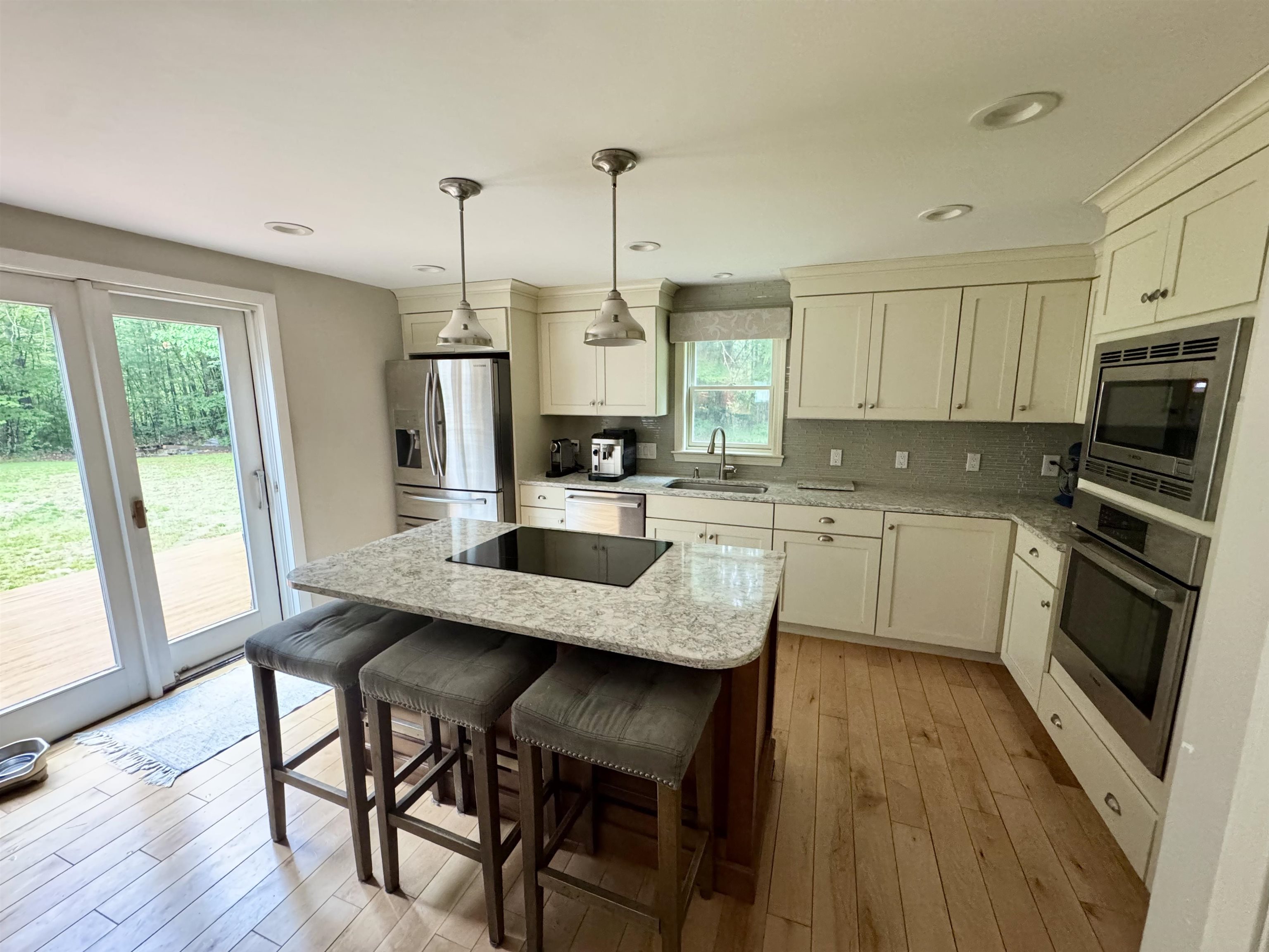 37 Dewey Cir, Campton, NH 03223