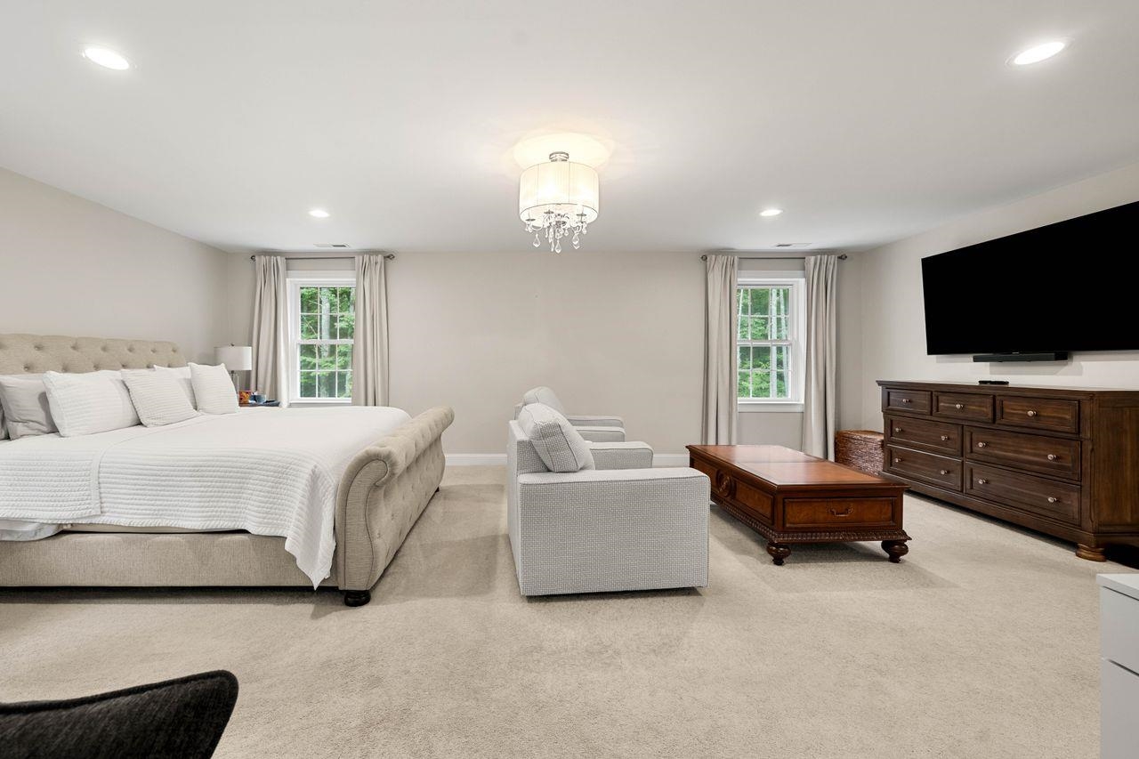 30 Pierce Ln, Hollis, NH 03049