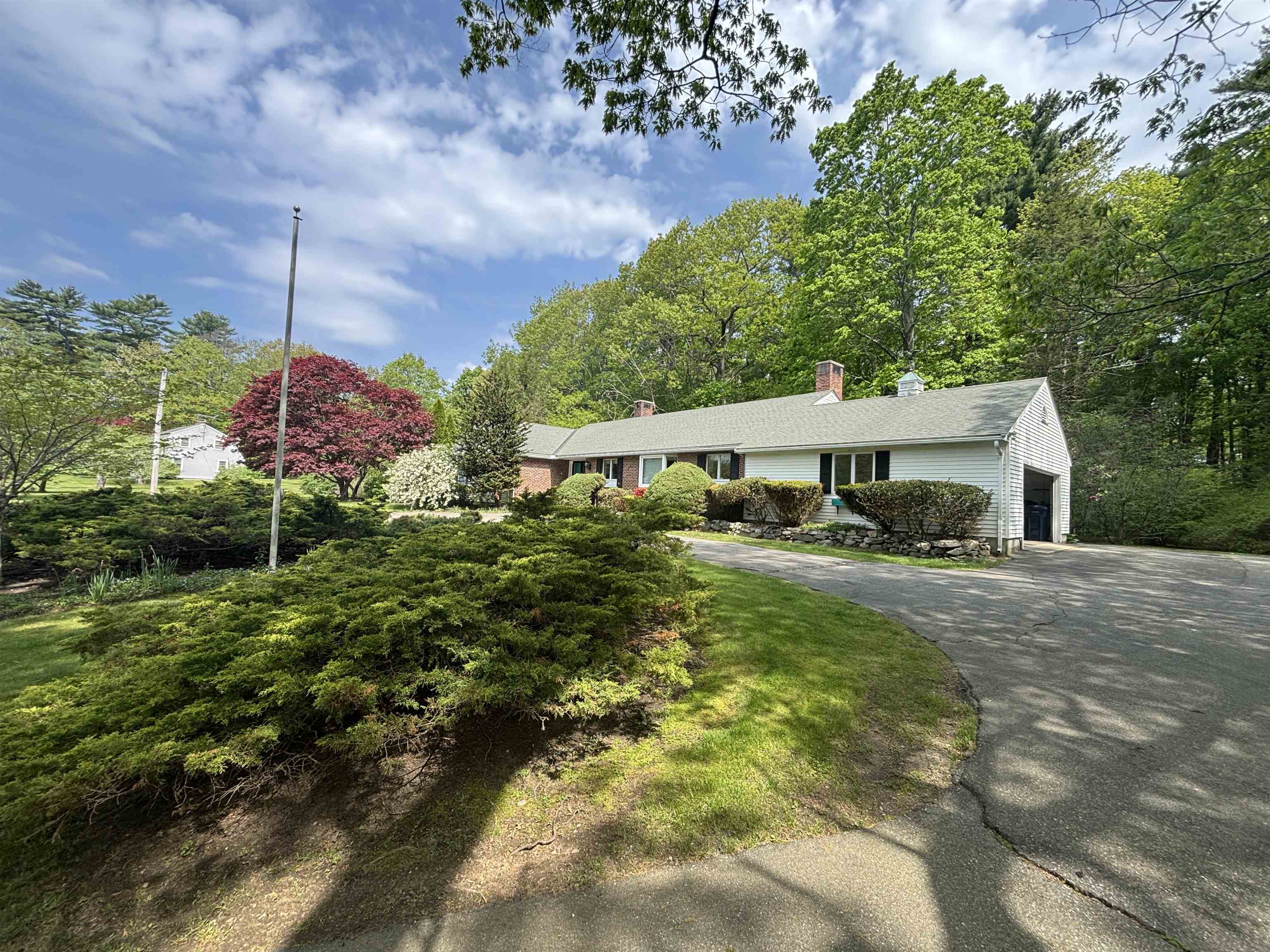 439 Exeter Rd, Hampton, NH 03842-1004
