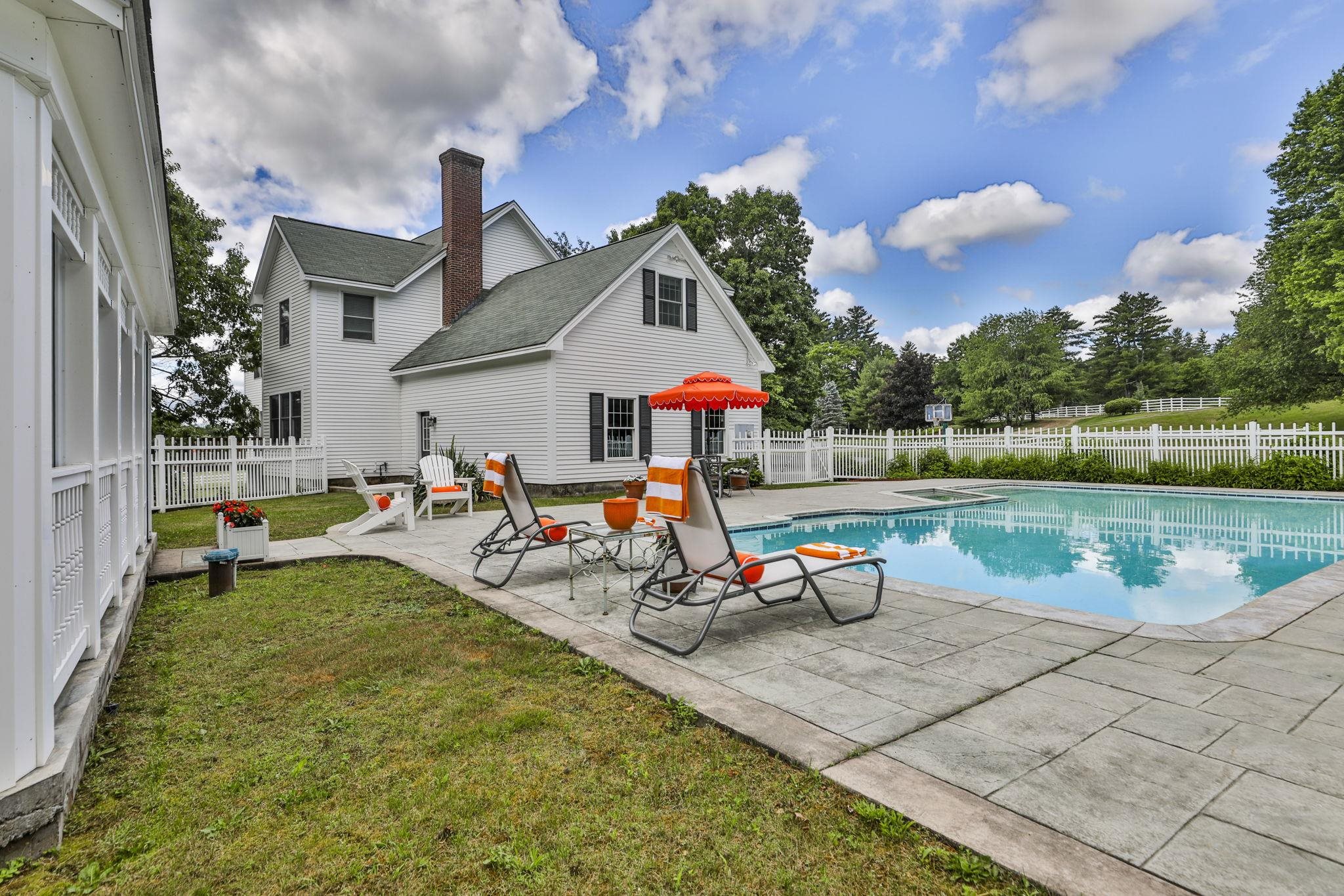66A Merrimack Rd, Amherst, NH 03031