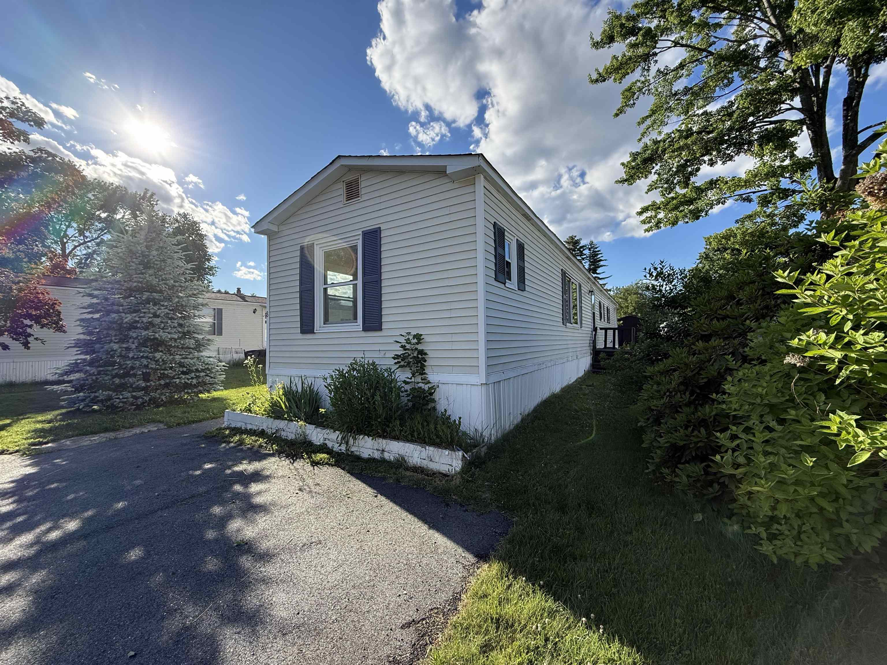 8 South Emperor Dr, Concord, NH 03303