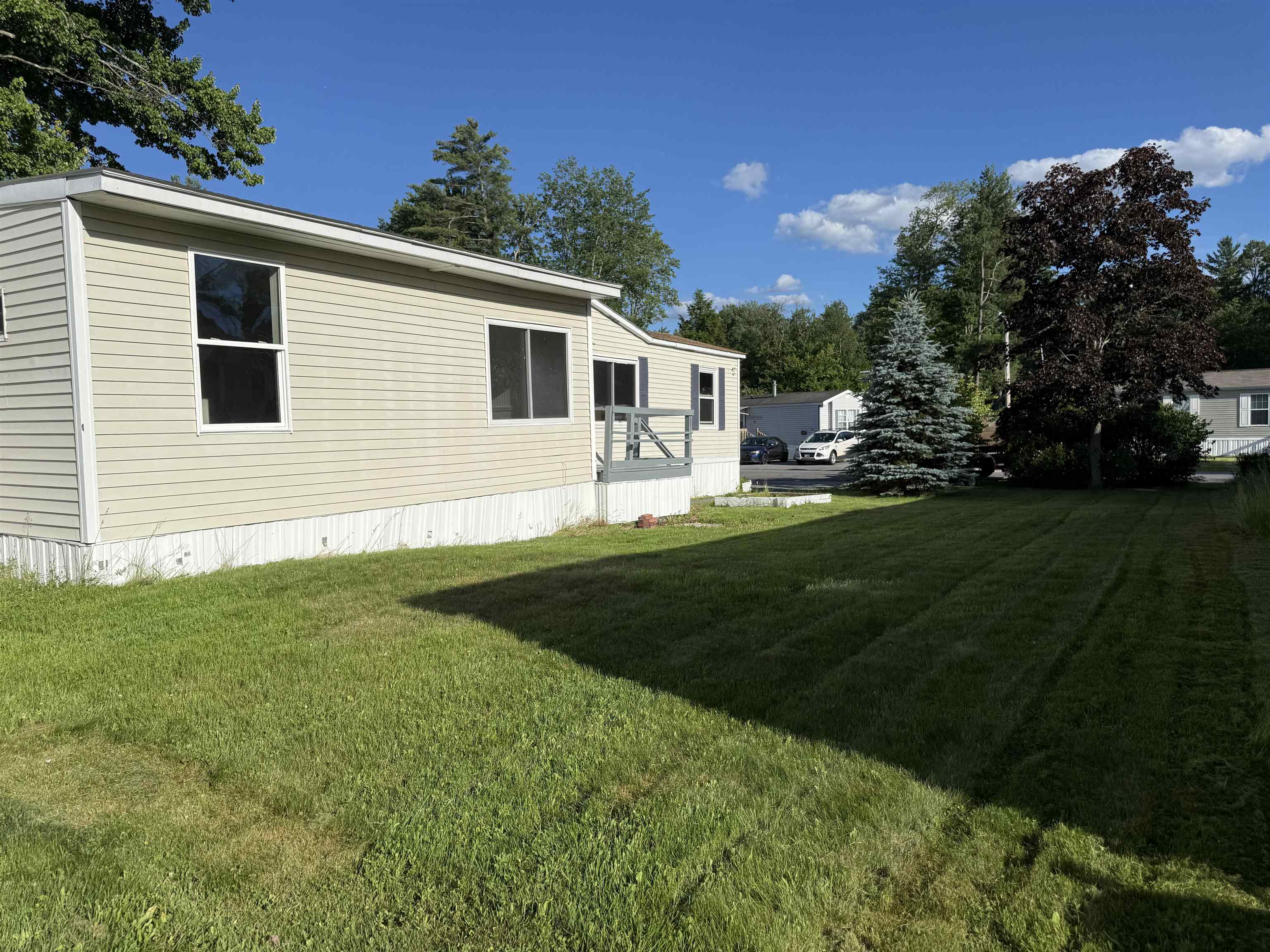 8 South Emperor Dr, Concord, NH 03303