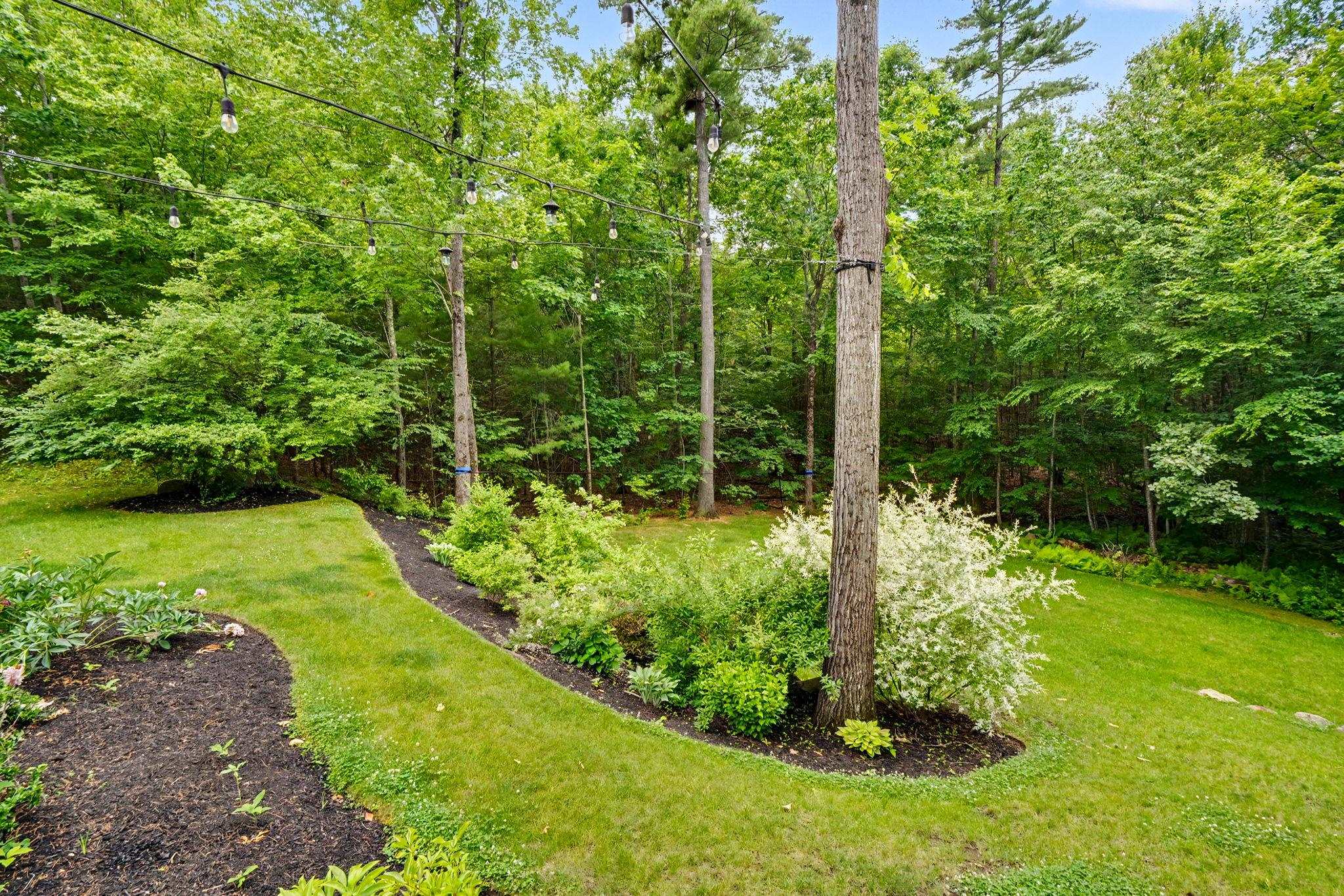 52 The Flume Dr, Amherst, NH 03031