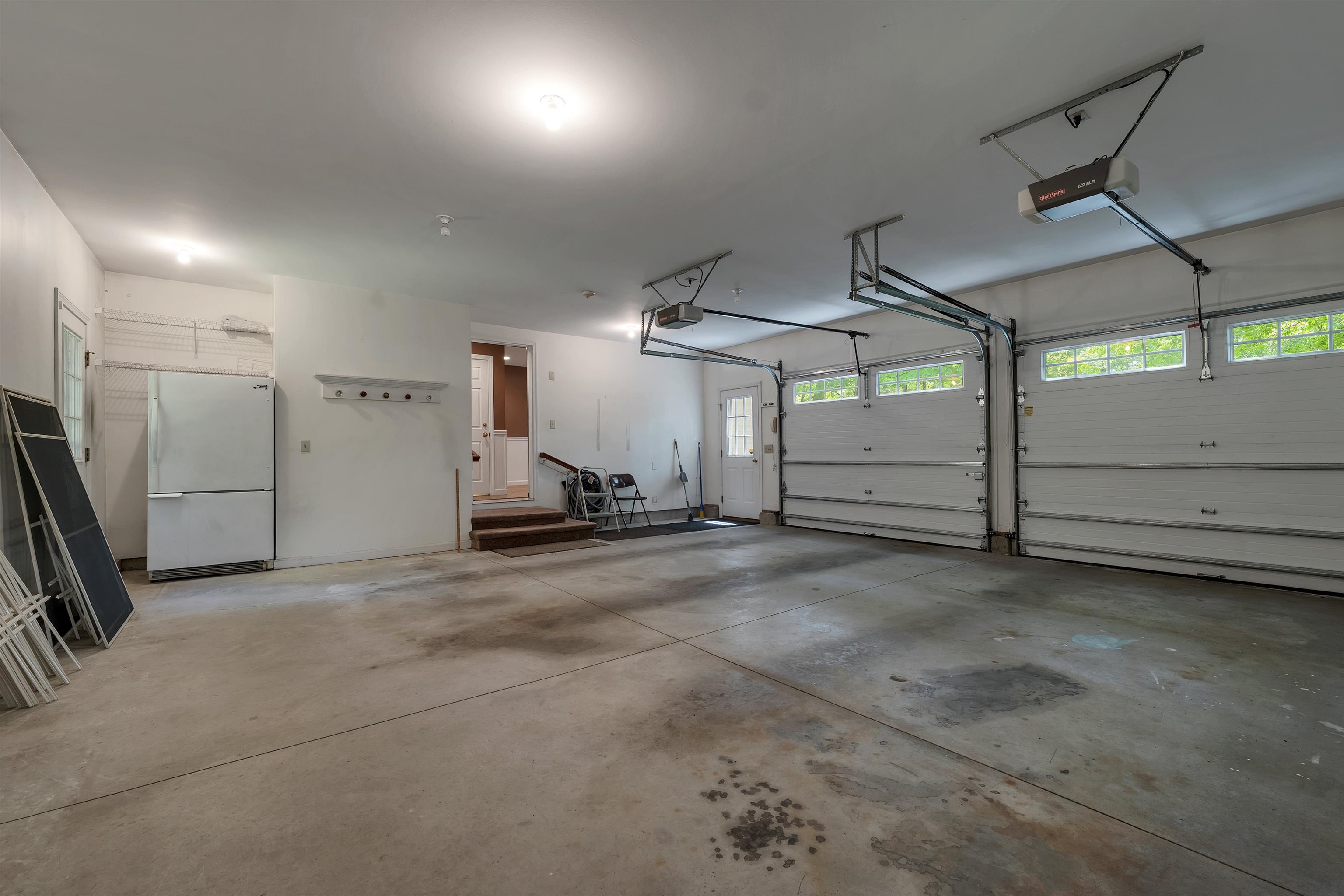 10 Shaws Ln, Dover, NH 03820