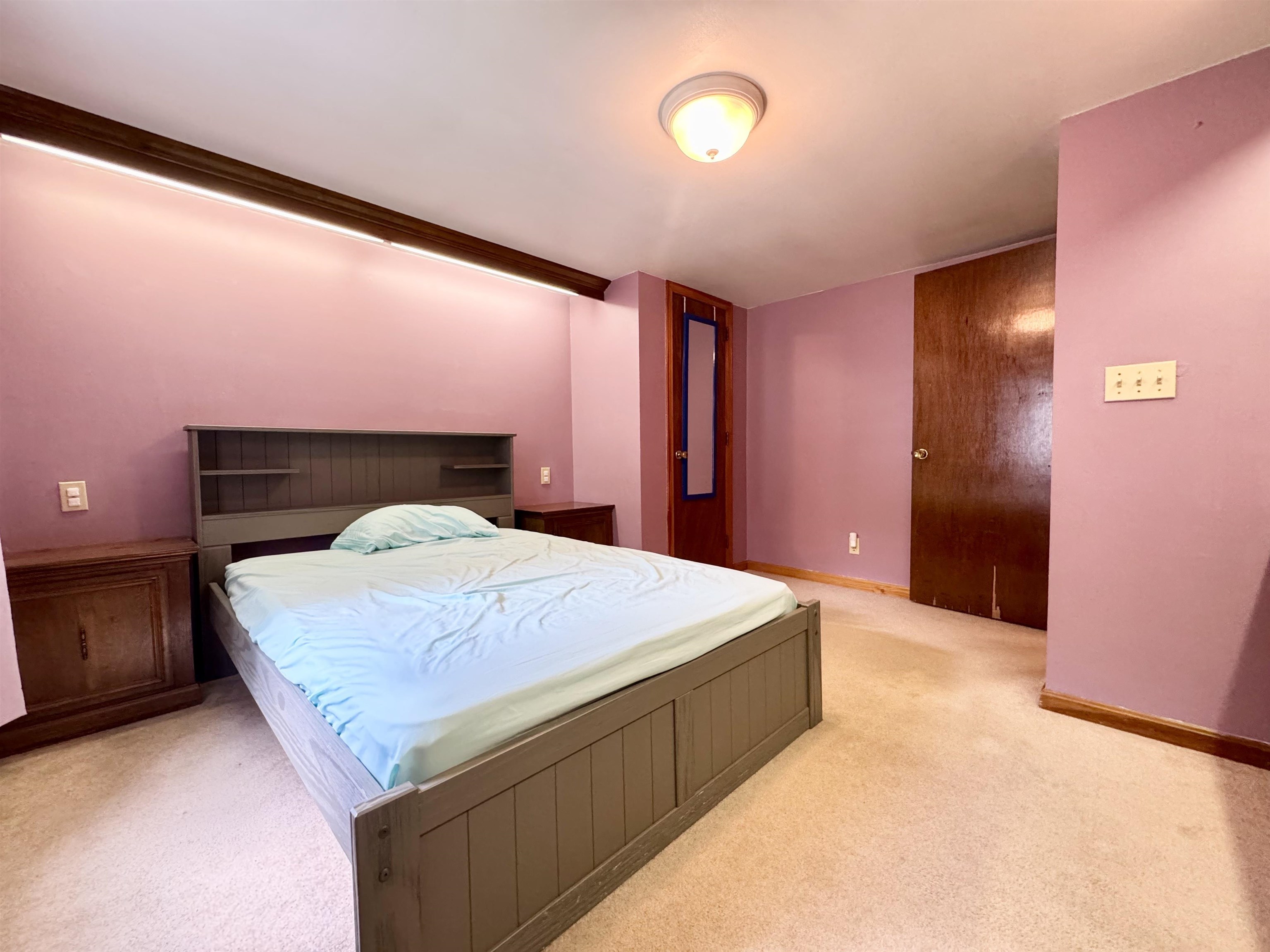 8 Grove St, Jaffrey, NH 03452