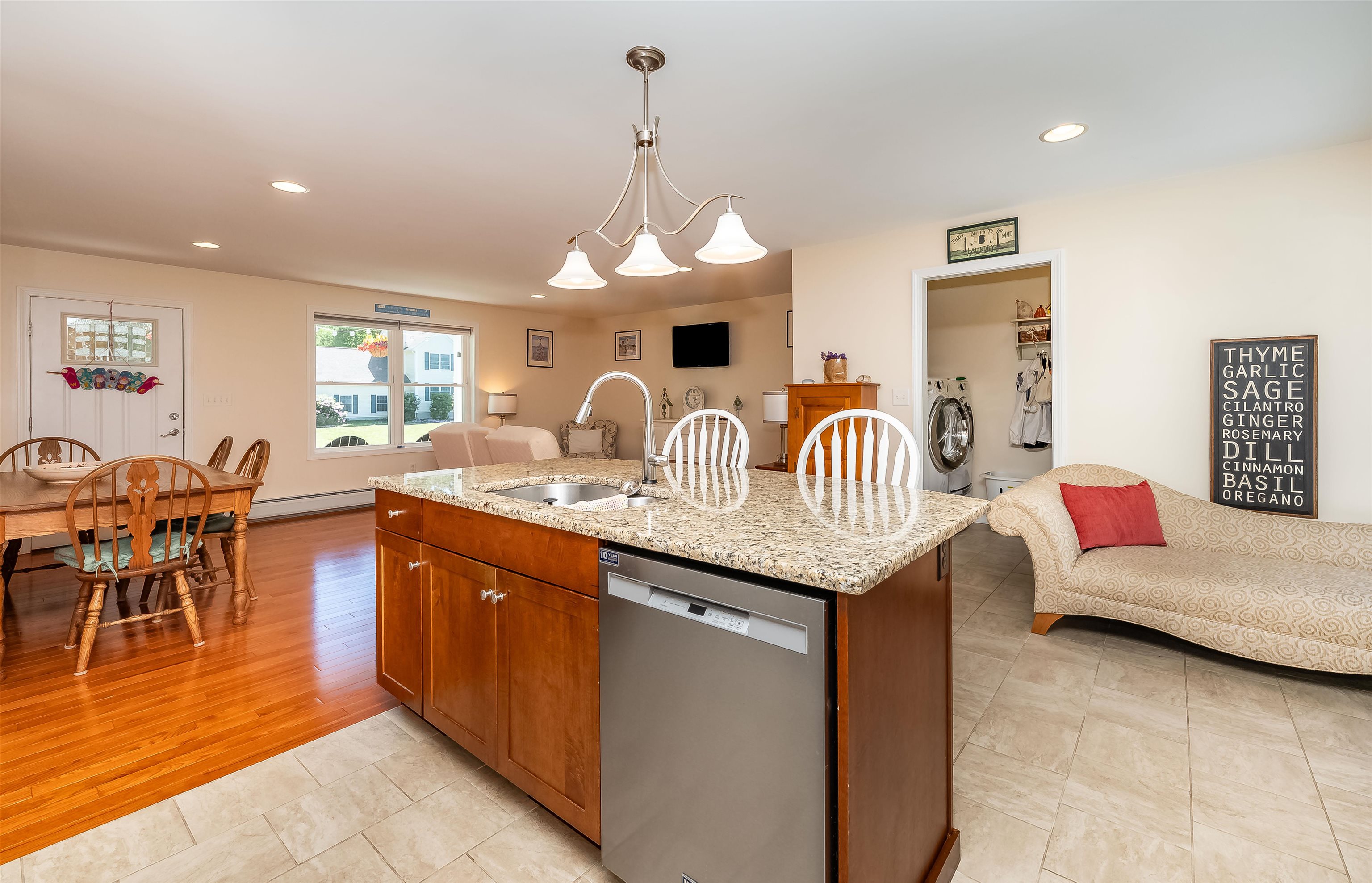 60 Anderson Ln, Rochester, NH 03867