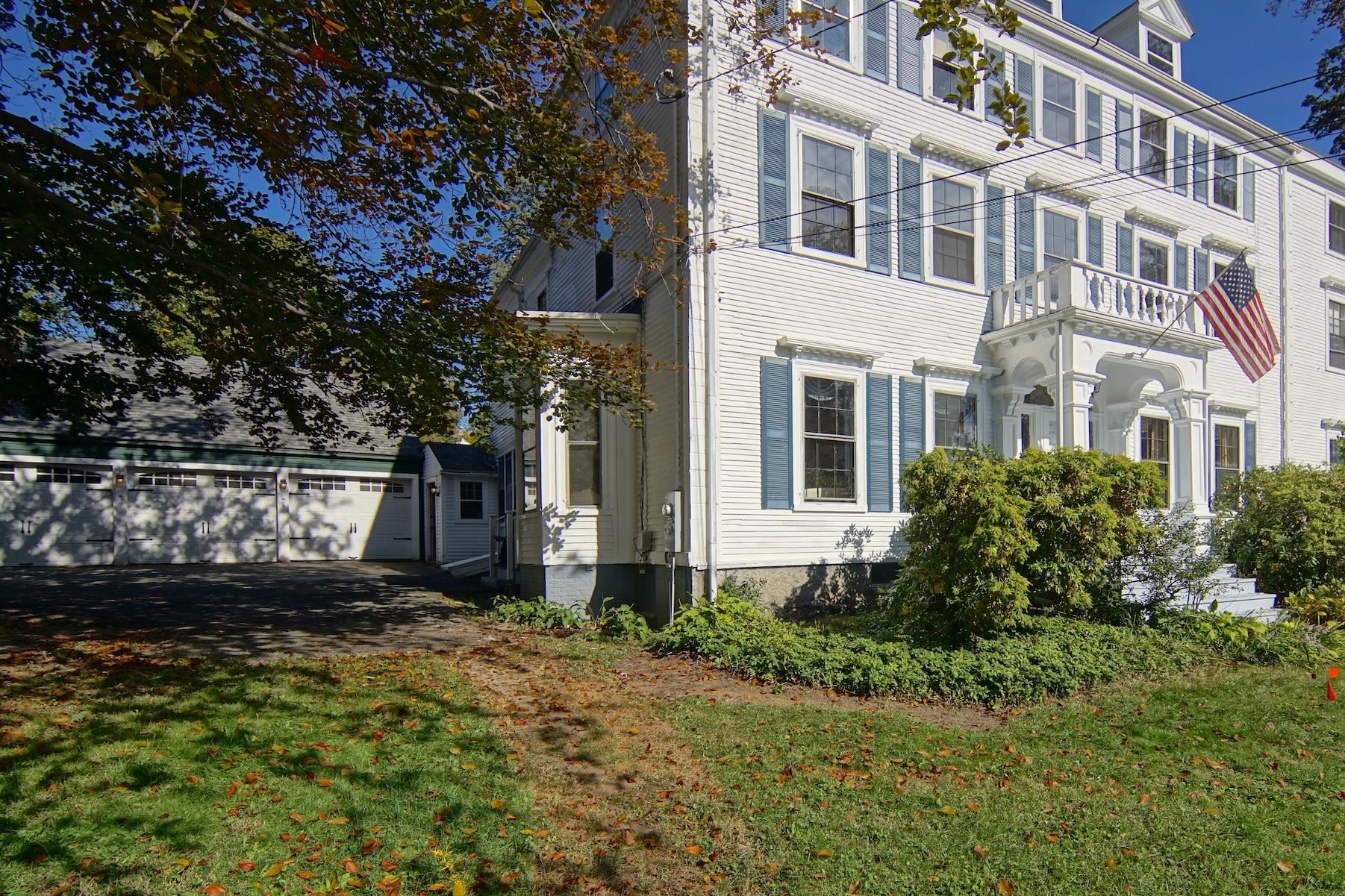 53 Austin St, Portsmouth, NH 03801
