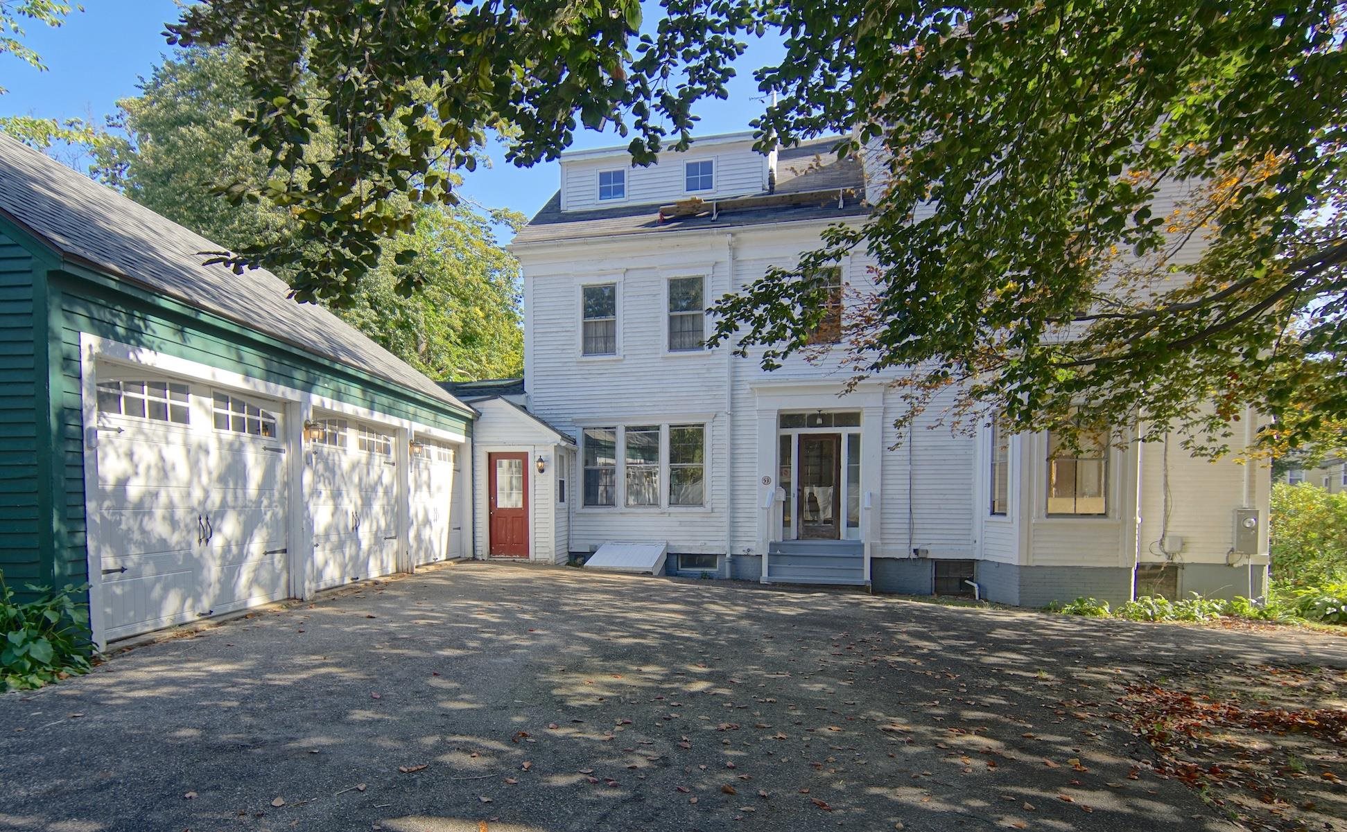 53 Austin St, Portsmouth, NH 03801