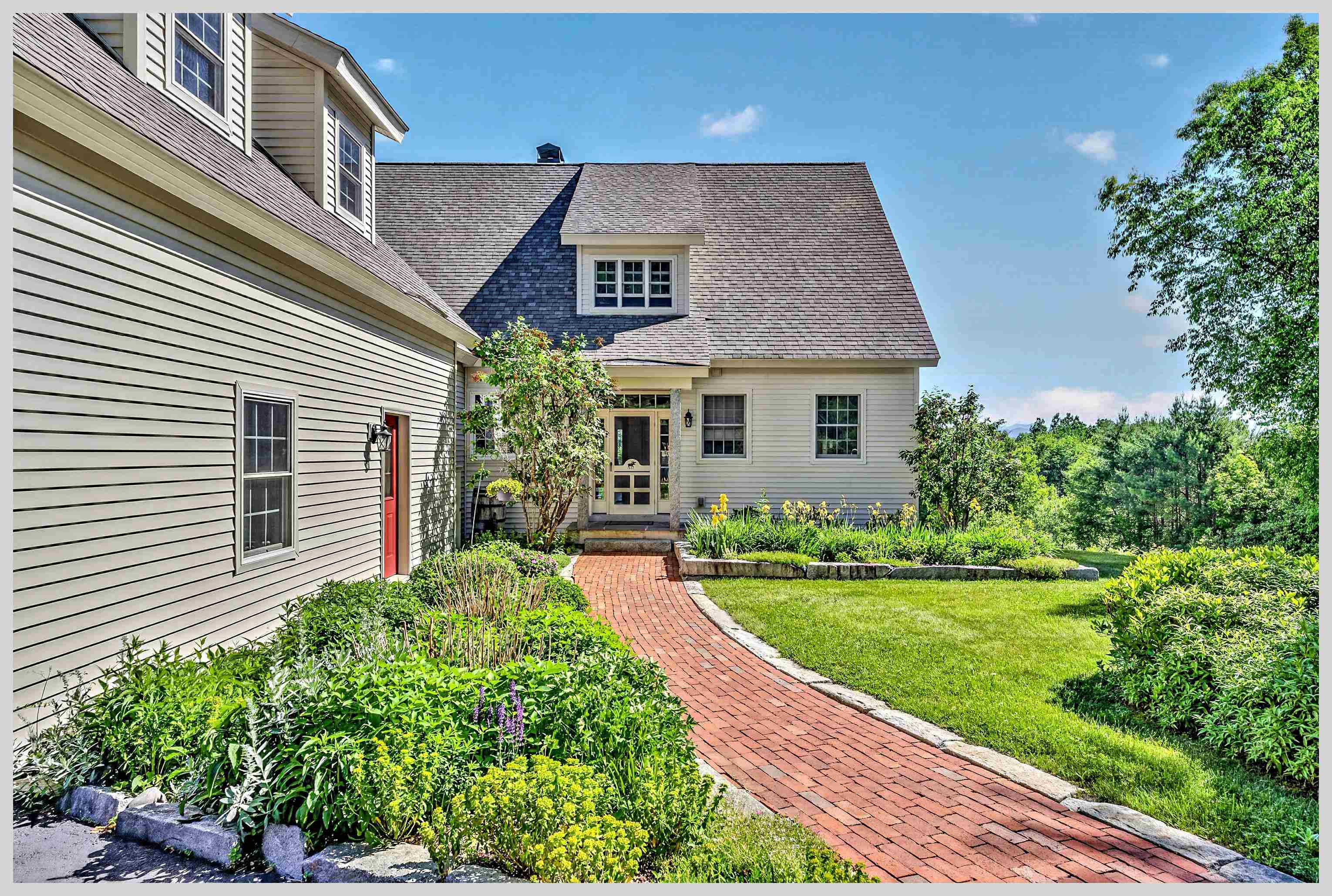 11 Loft Cir, Campton, NH 03223
