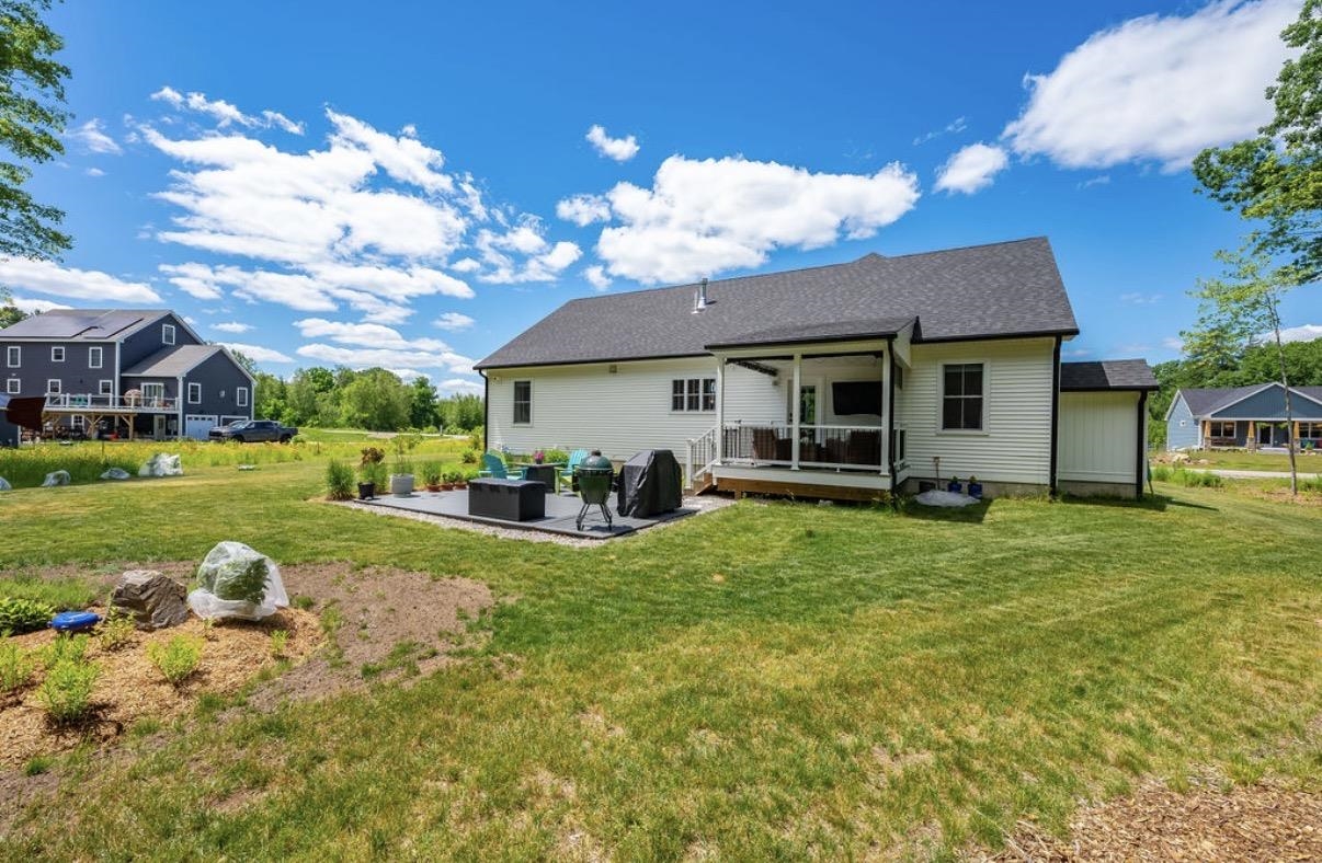 19 Peterson Rd, Rochester, NH 03839