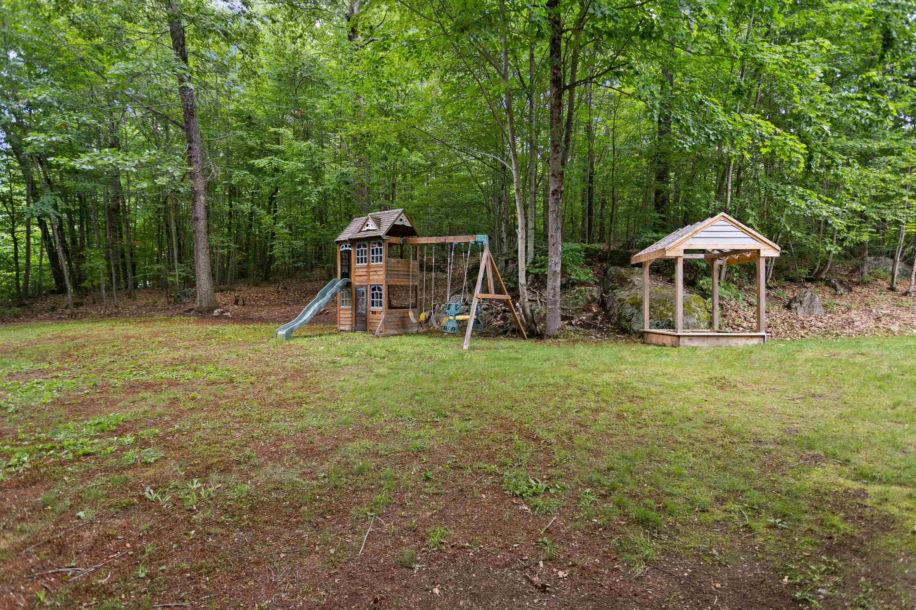 7 Lew Alice Dr, Boscawen, NH 03303