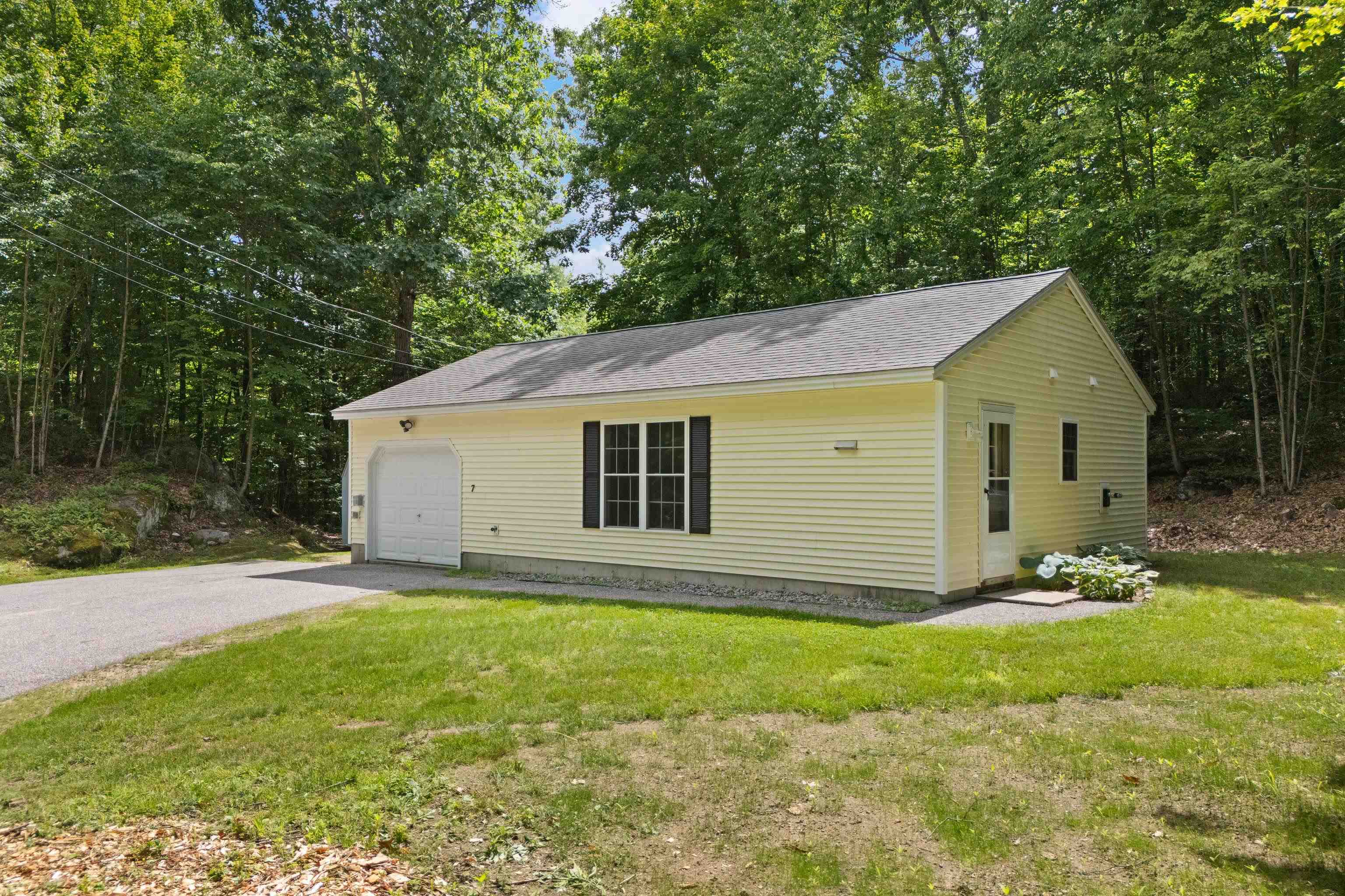 7 Lew Alice Dr, Boscawen, NH 03303