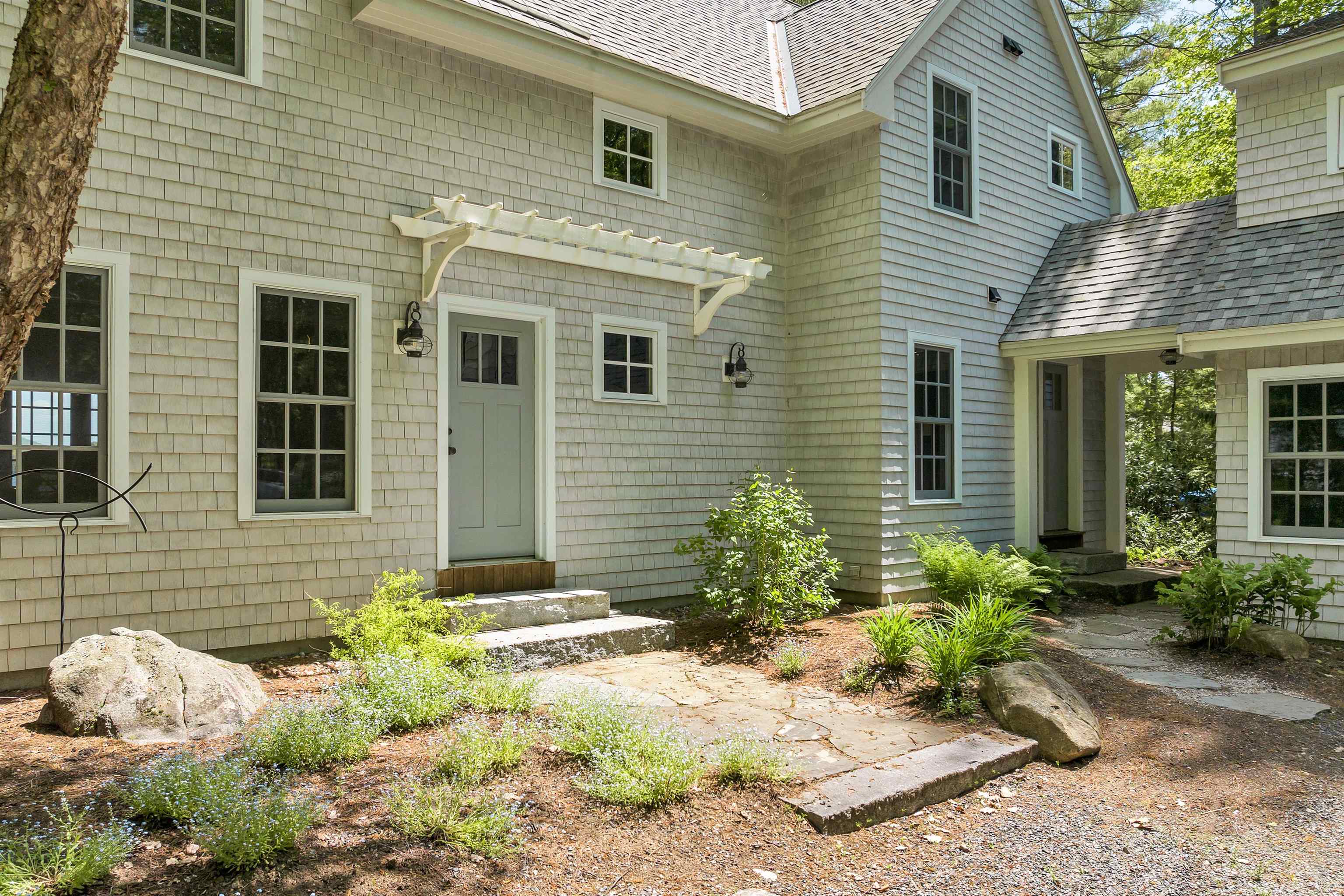 140 Holden Shore Rd, Wolfeboro, NH 03894