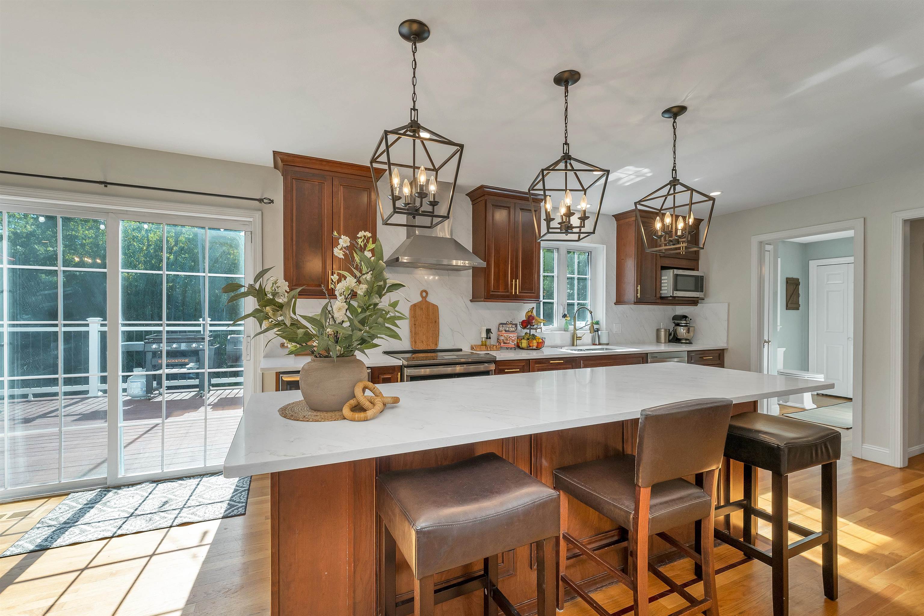 12 Longmeadow Rd, Windham, NH 03087