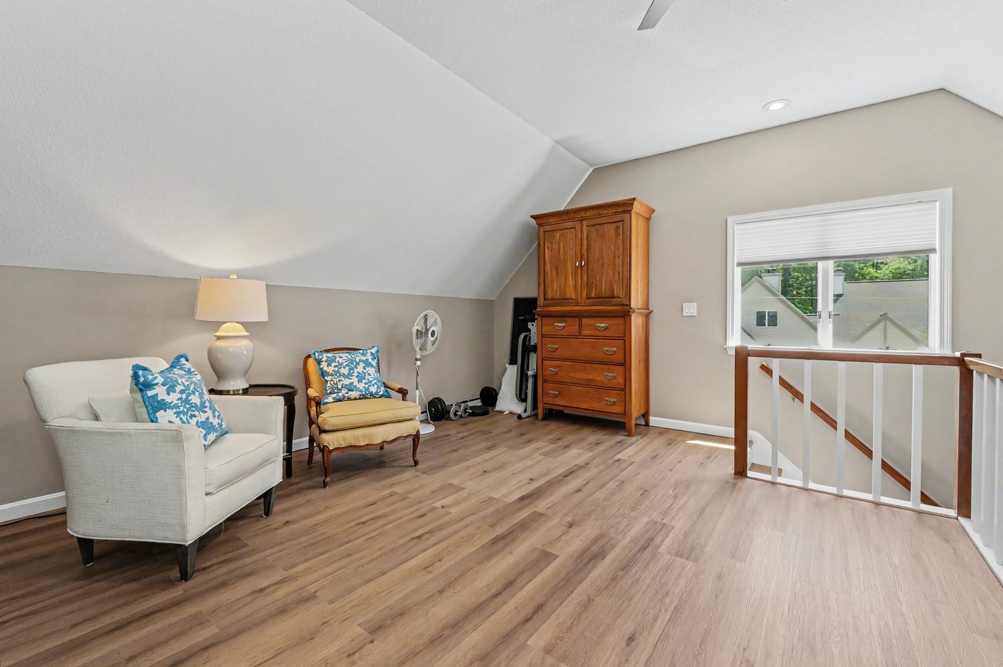 3 Salisbury Rd, Nashua, NH 03064