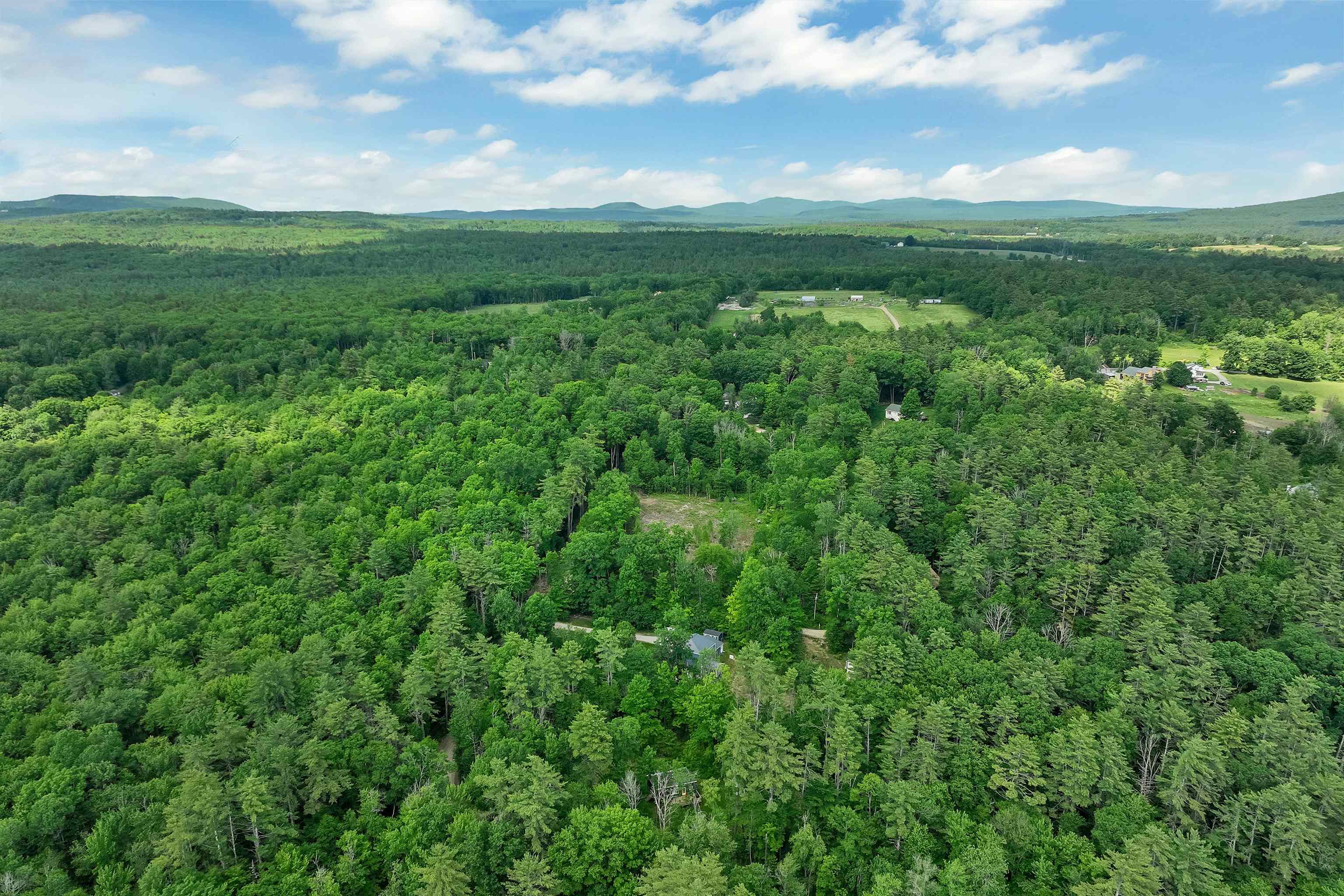 40 Lowden Rd, Barnstead, NH 03225