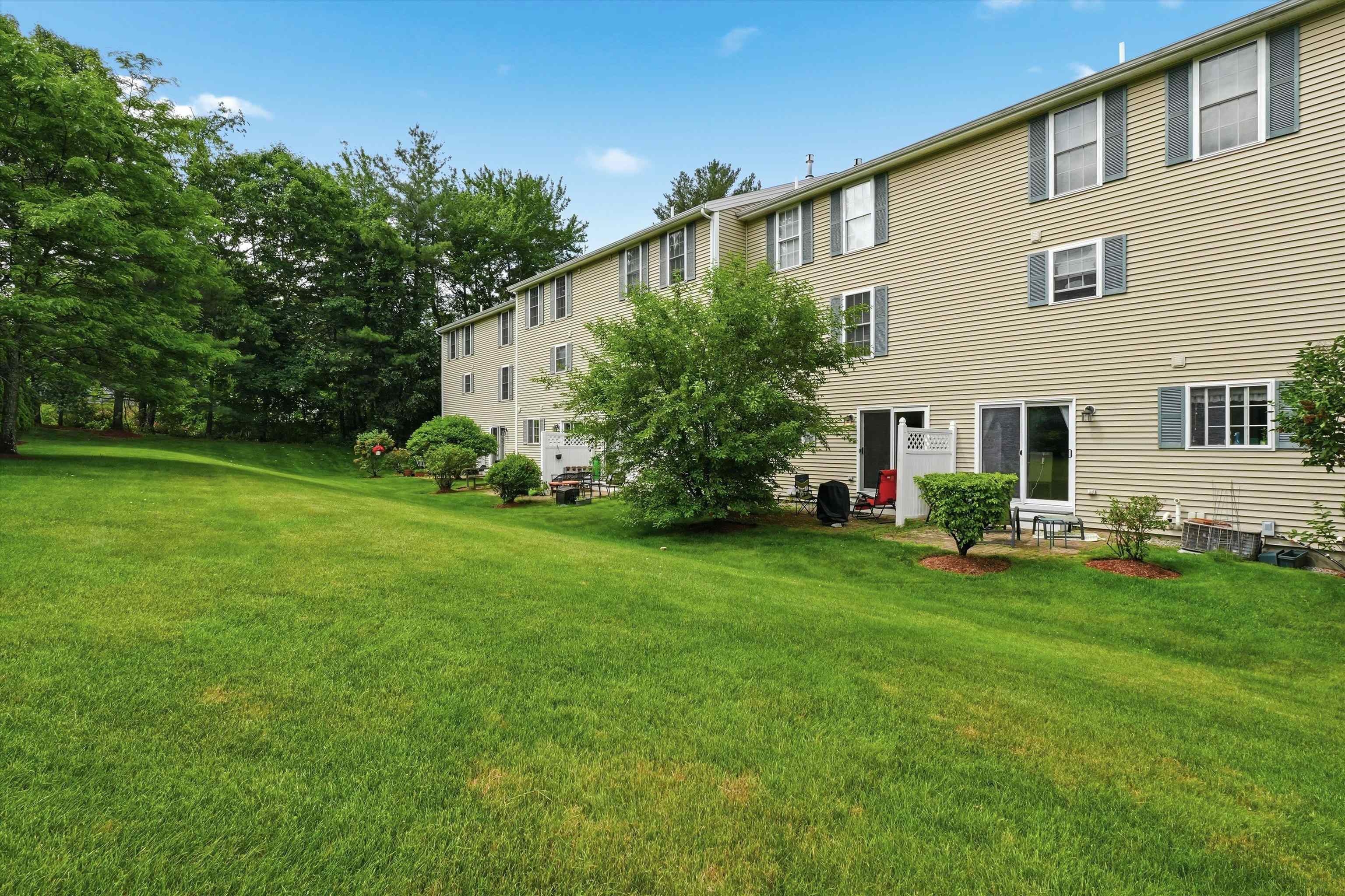 3 Georgetown Dr #3, Nashua, NH 03063