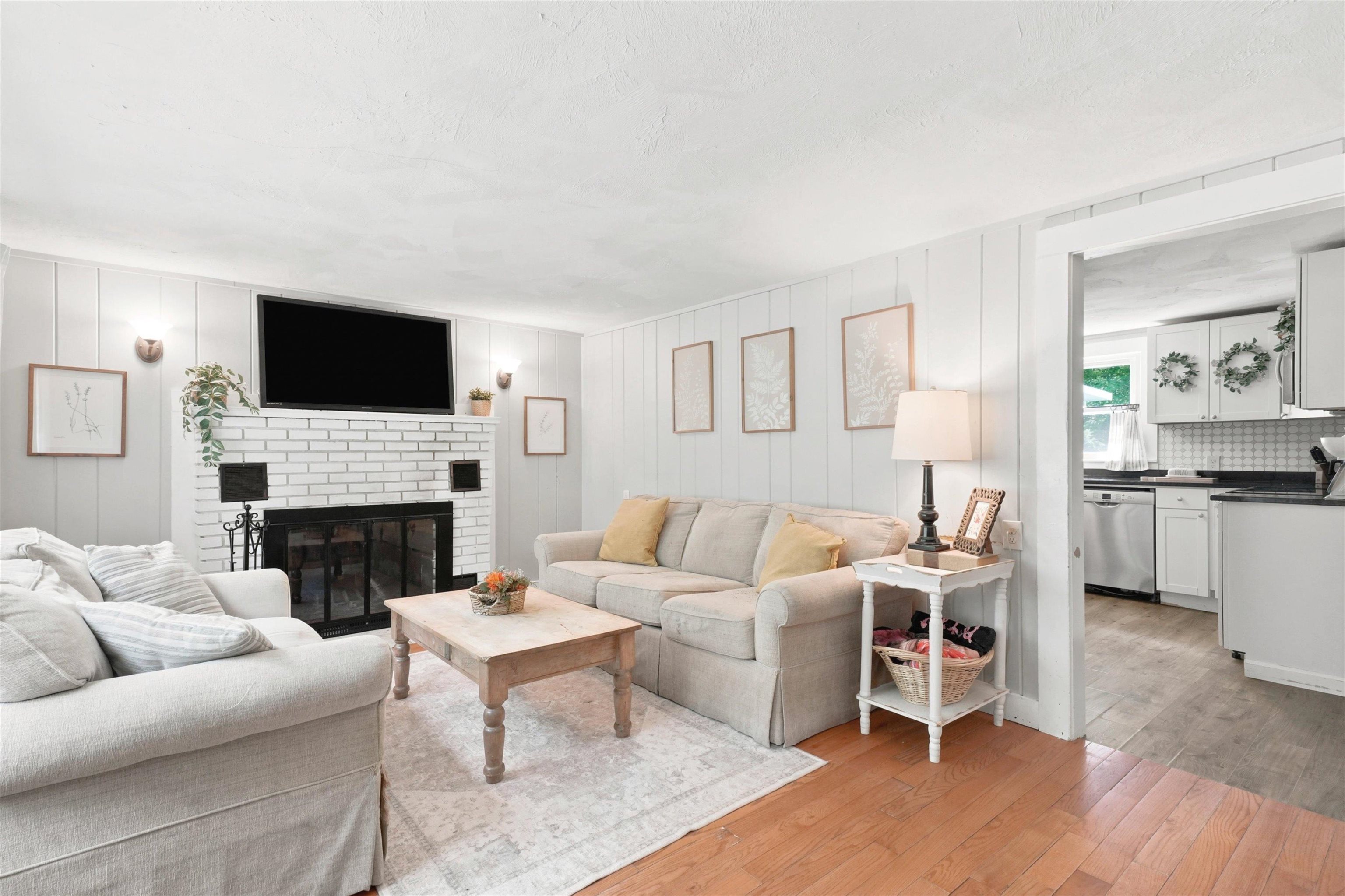 218 Hayden Rd, Hollis, NH 03049