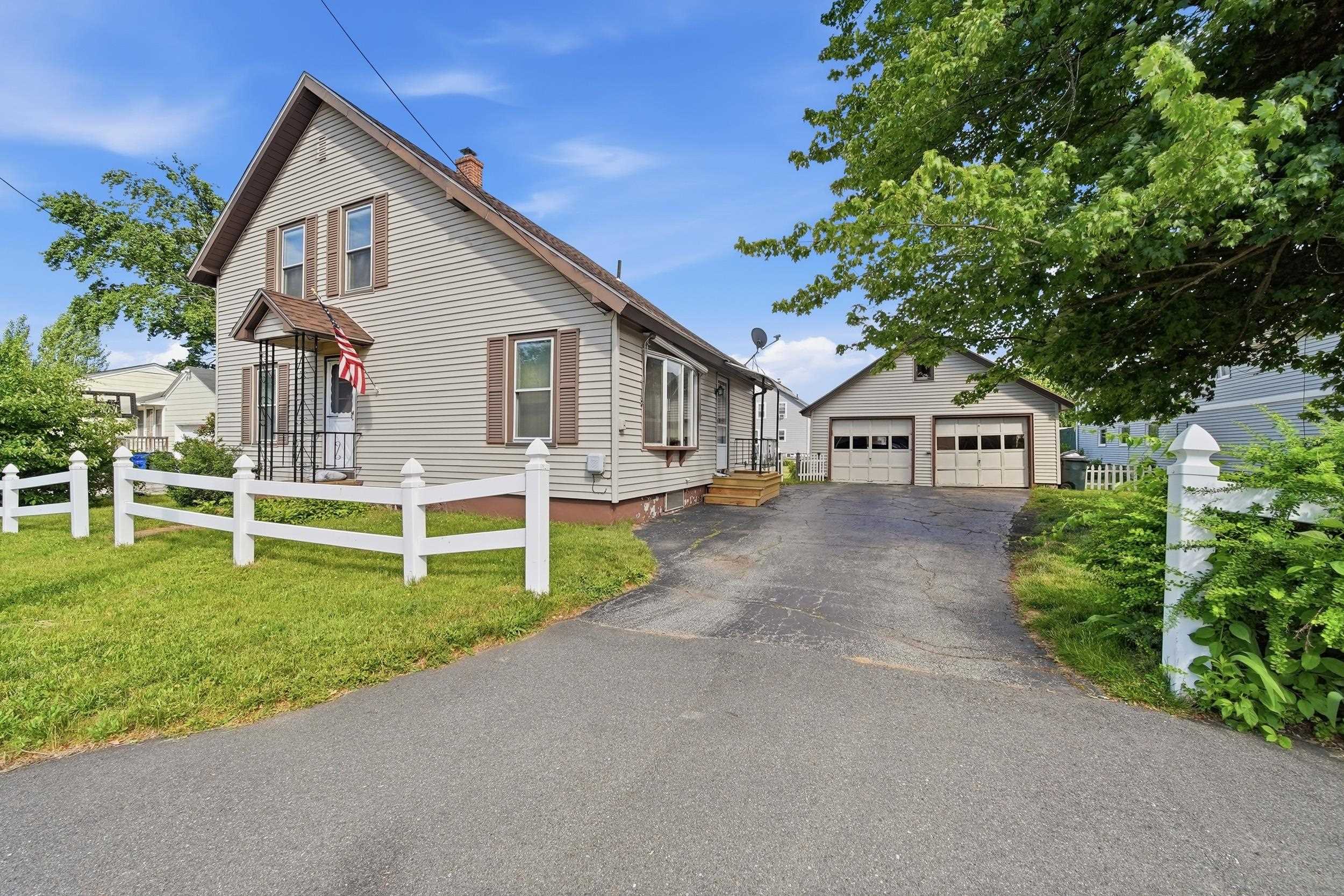 11 Pershing St, Manchester, NH 03102