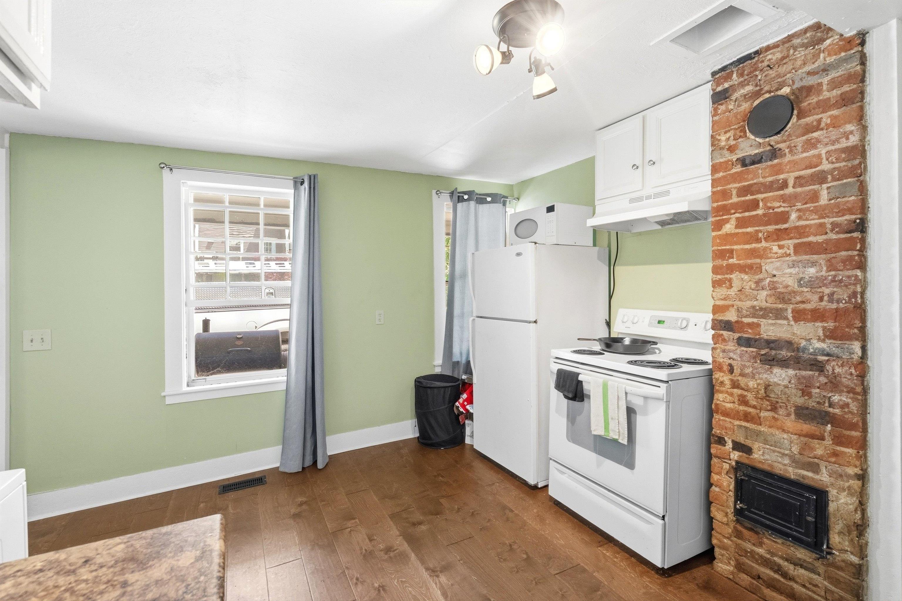 28 Christian Hill Rd, Swanzey, NH 03446