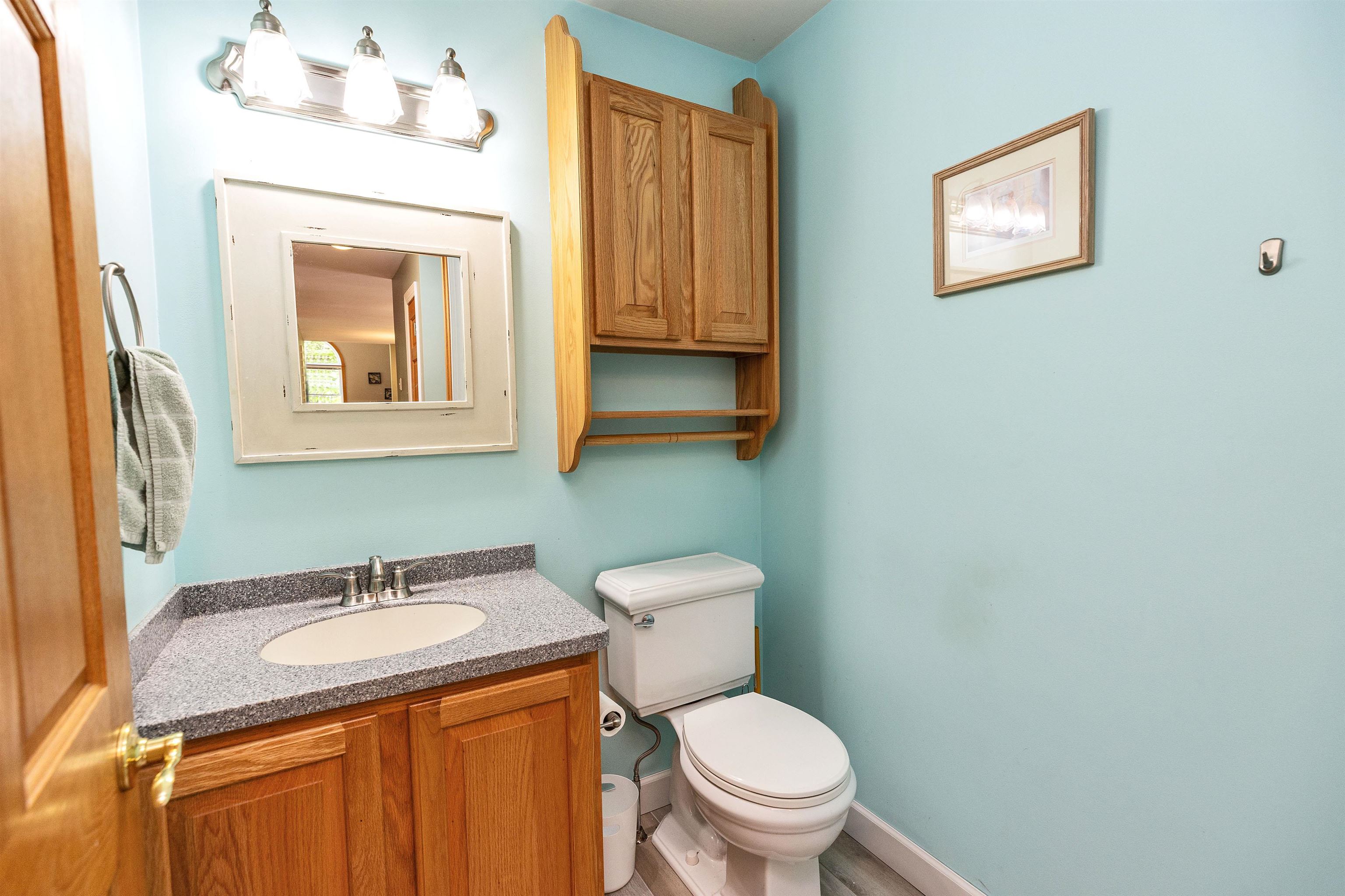 64 Seasons Ln, Londonderry, NH 03053