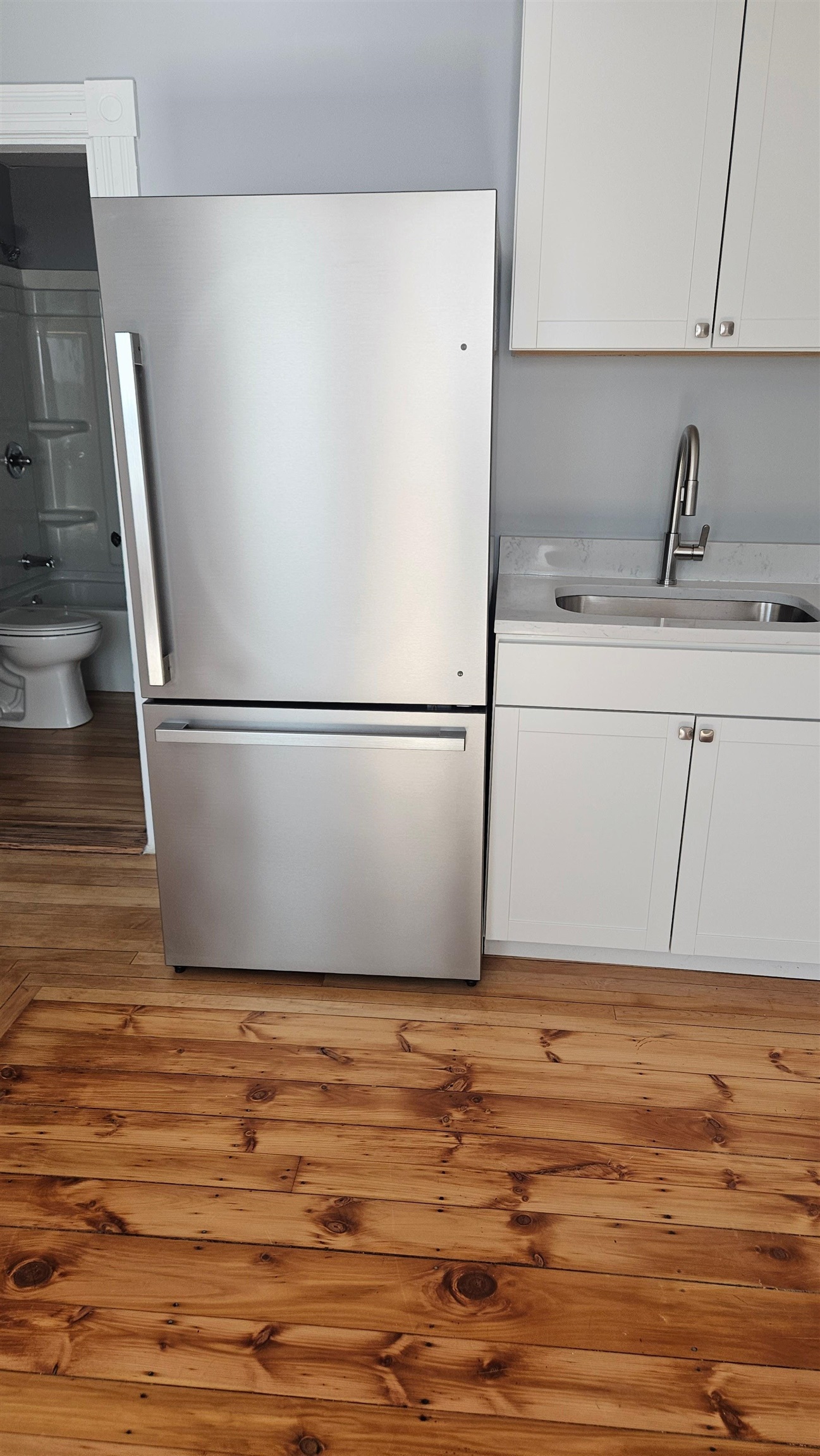 637 Harvard St, Manchester, NH 03103