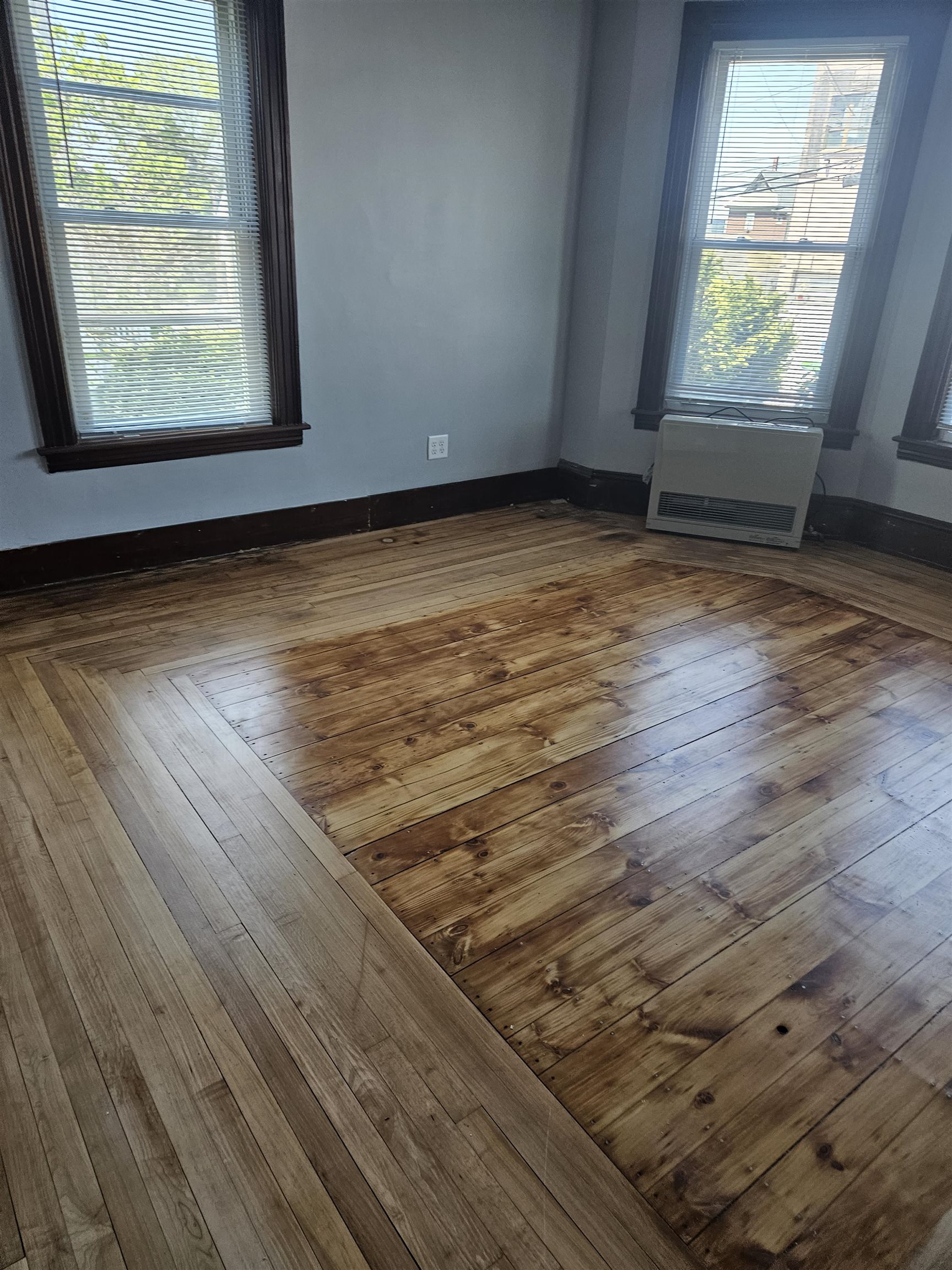 637 Harvard St, Manchester, NH 03103