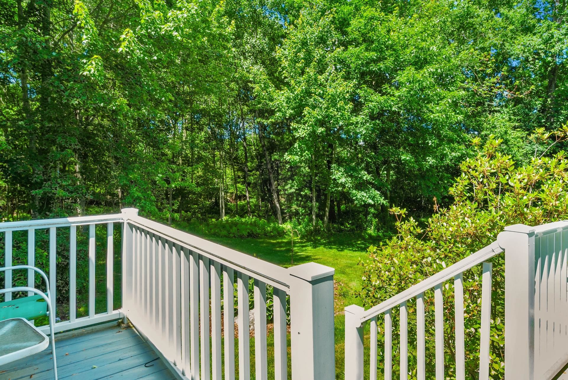 10 Aberdeen Dr, Stratham, NH 03885