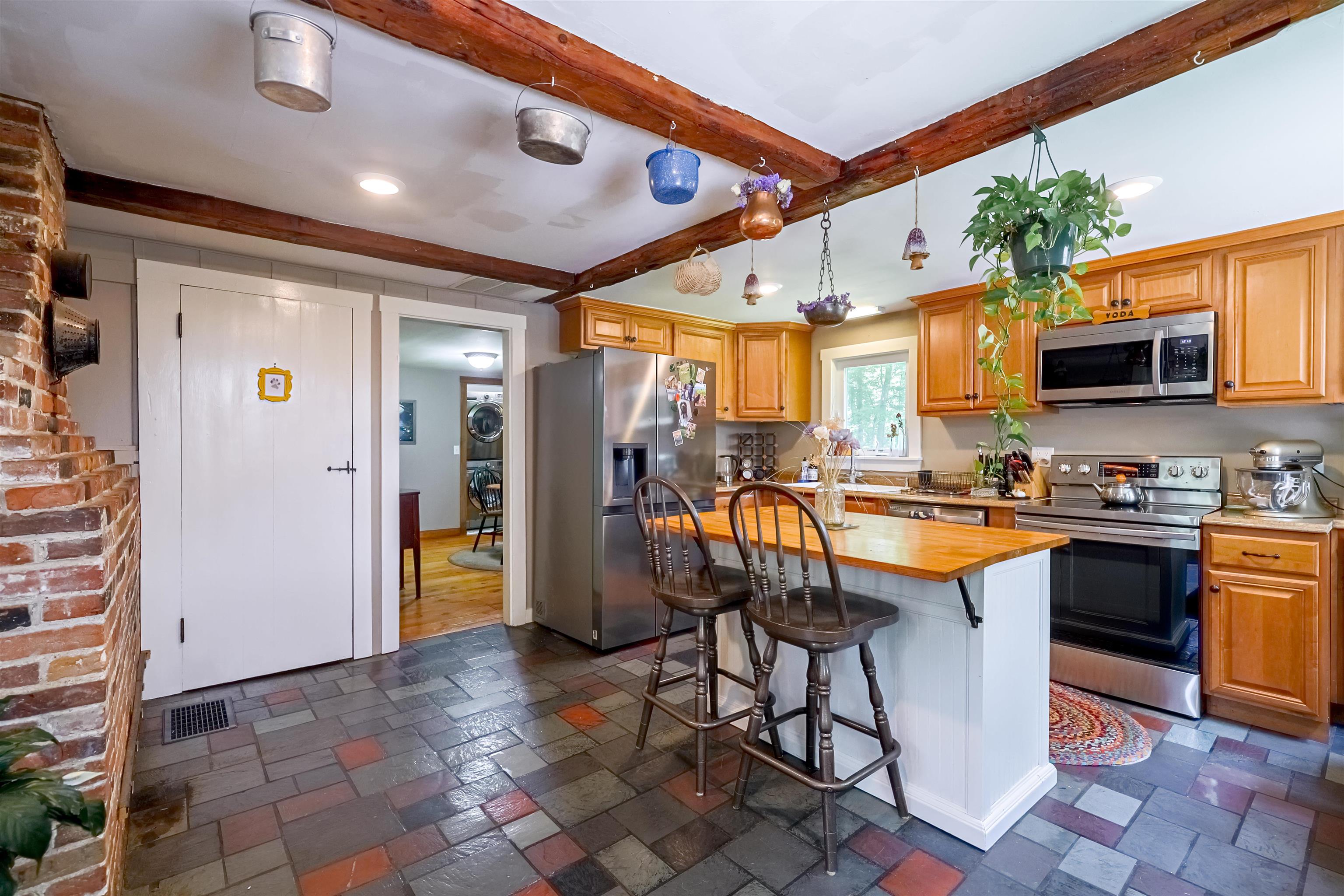 19 Rogers Rd, Bennington, NH 03442
