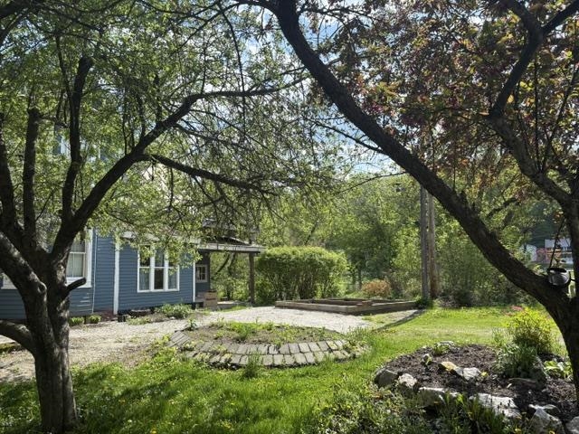 side lawn has garden space