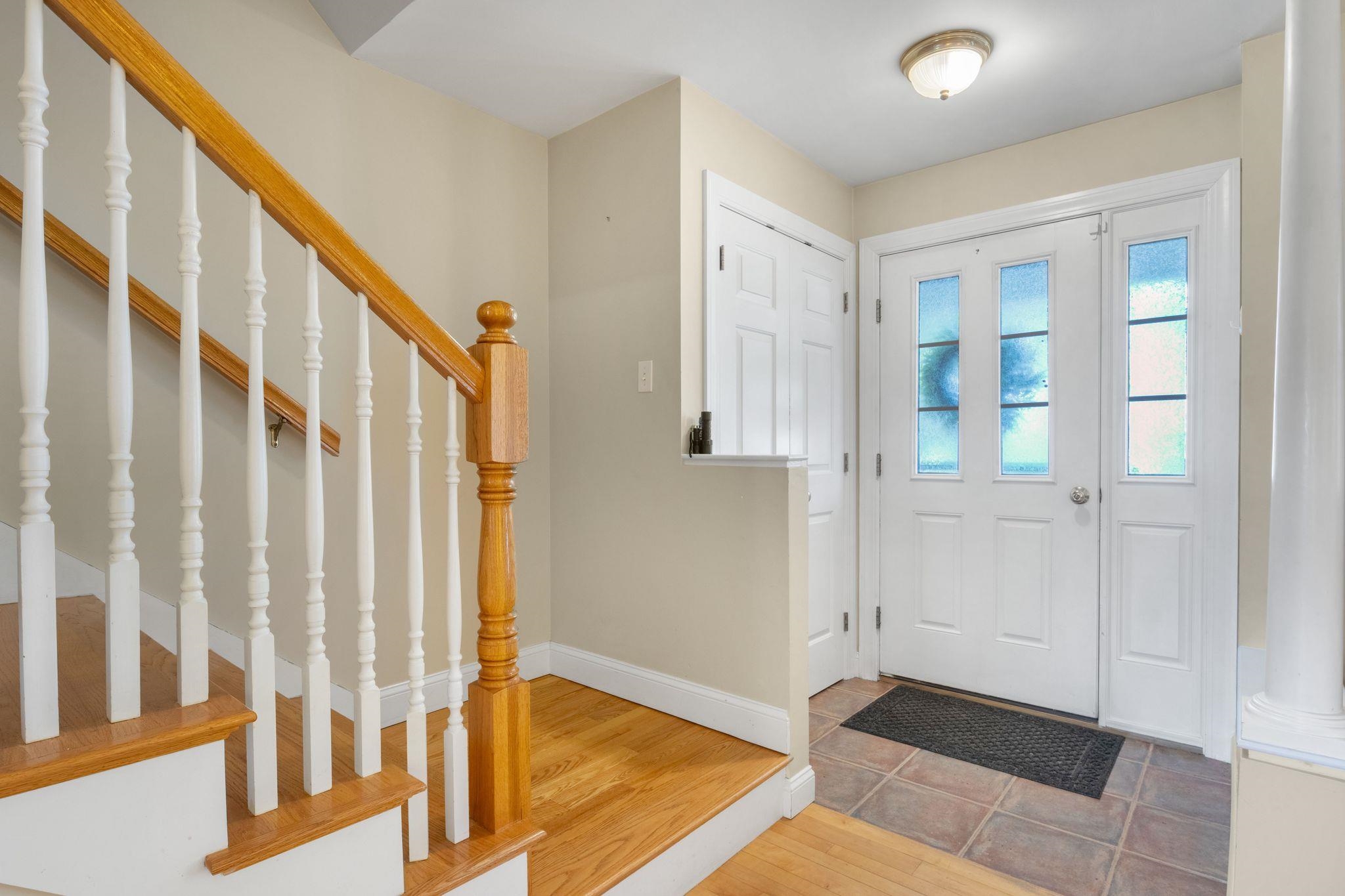 18 Morrison Ln, Dover, NH 03820