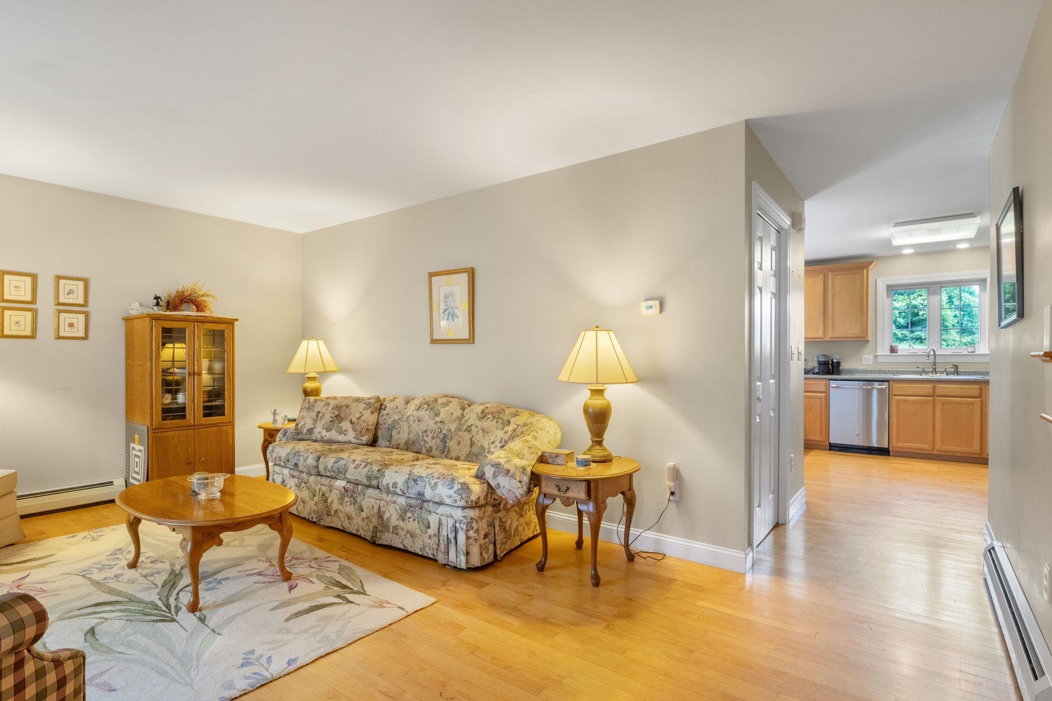 18 Morrison Ln, Dover, NH 03820