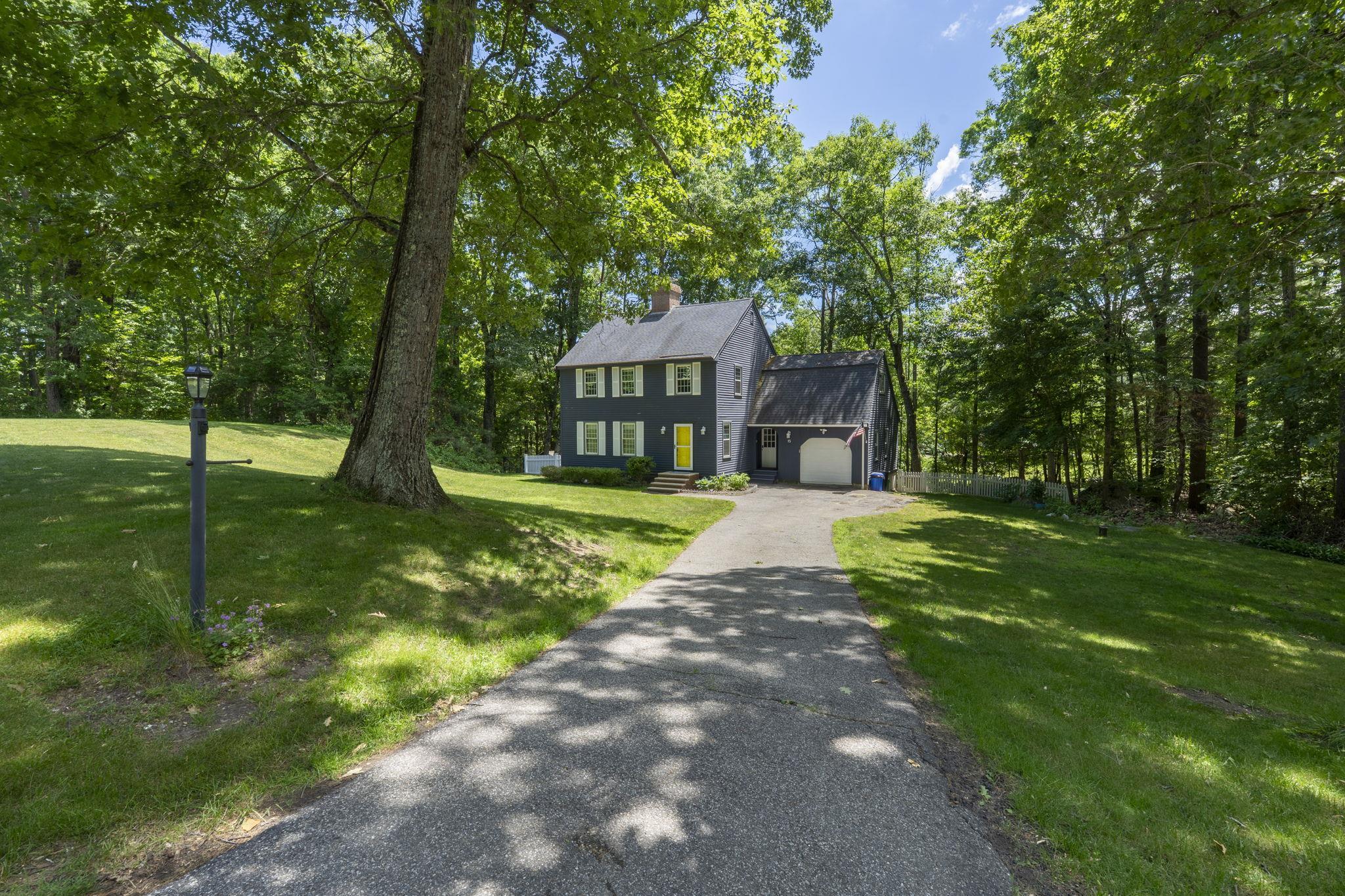 15 Oxbow Ln, Derry, NH 03038
